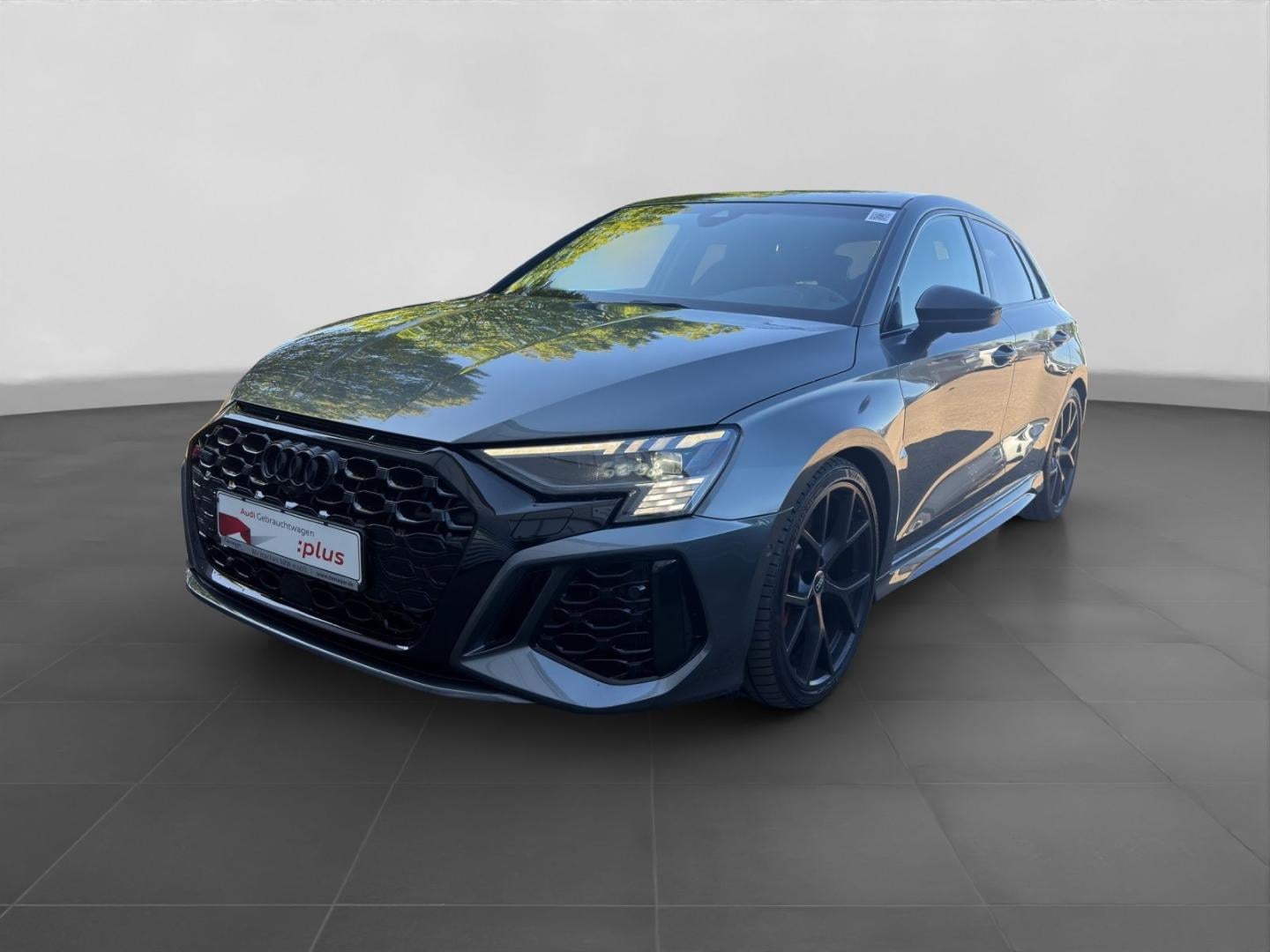 Bild über Audi RS 3 Sportback TFSI quattro S tronic - für weitere Informationen kontaktieren Sie den Audi Partner