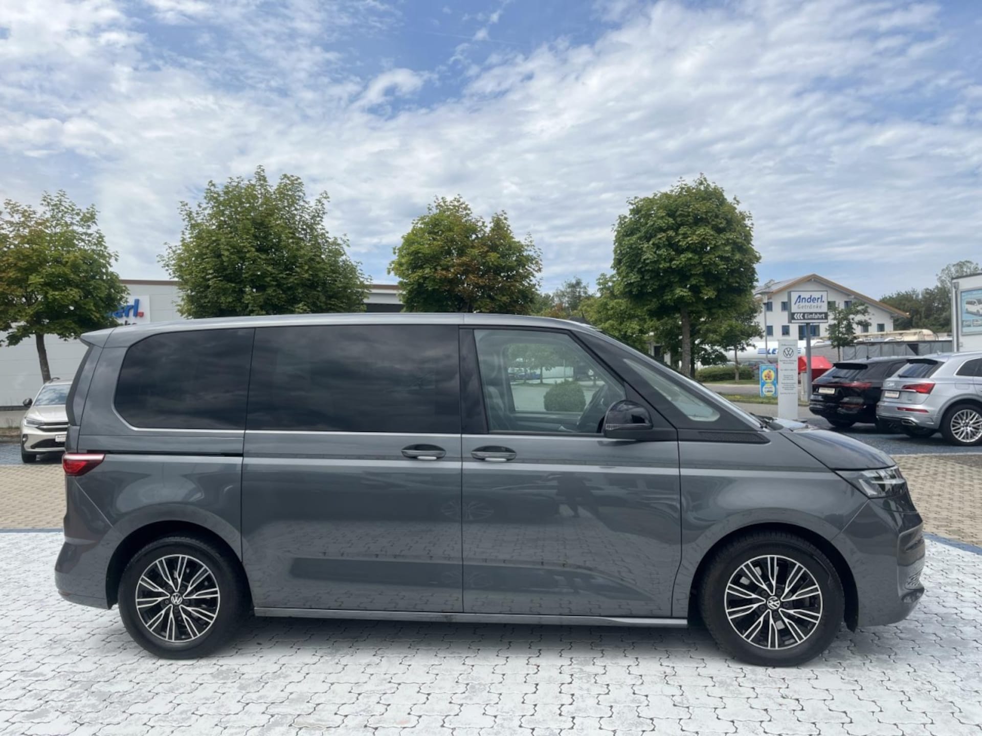 Volkswagen Multivan Basis-Modell