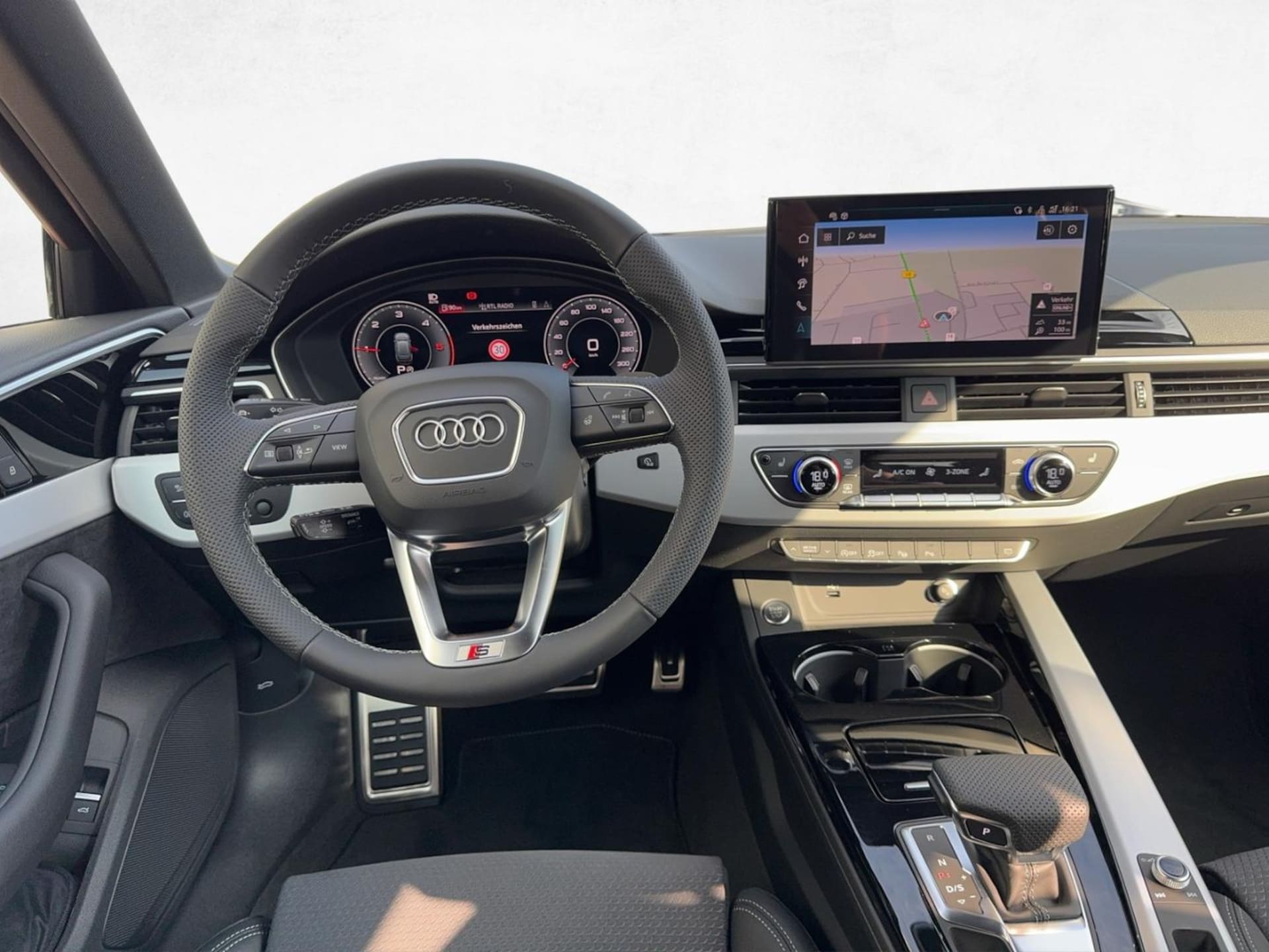 Audi A4 Avant S line