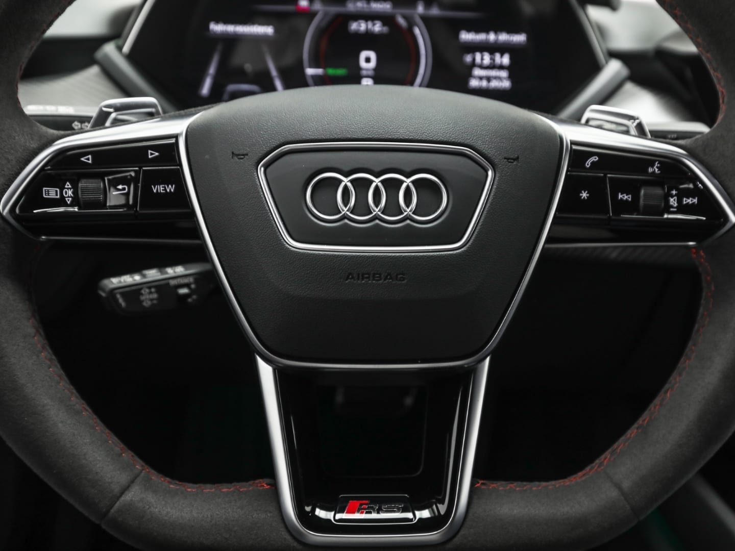 Bild über Audi RS e-tron GT e-tron quattro - für weitere Informationen kontaktieren Sie den Audi Partner