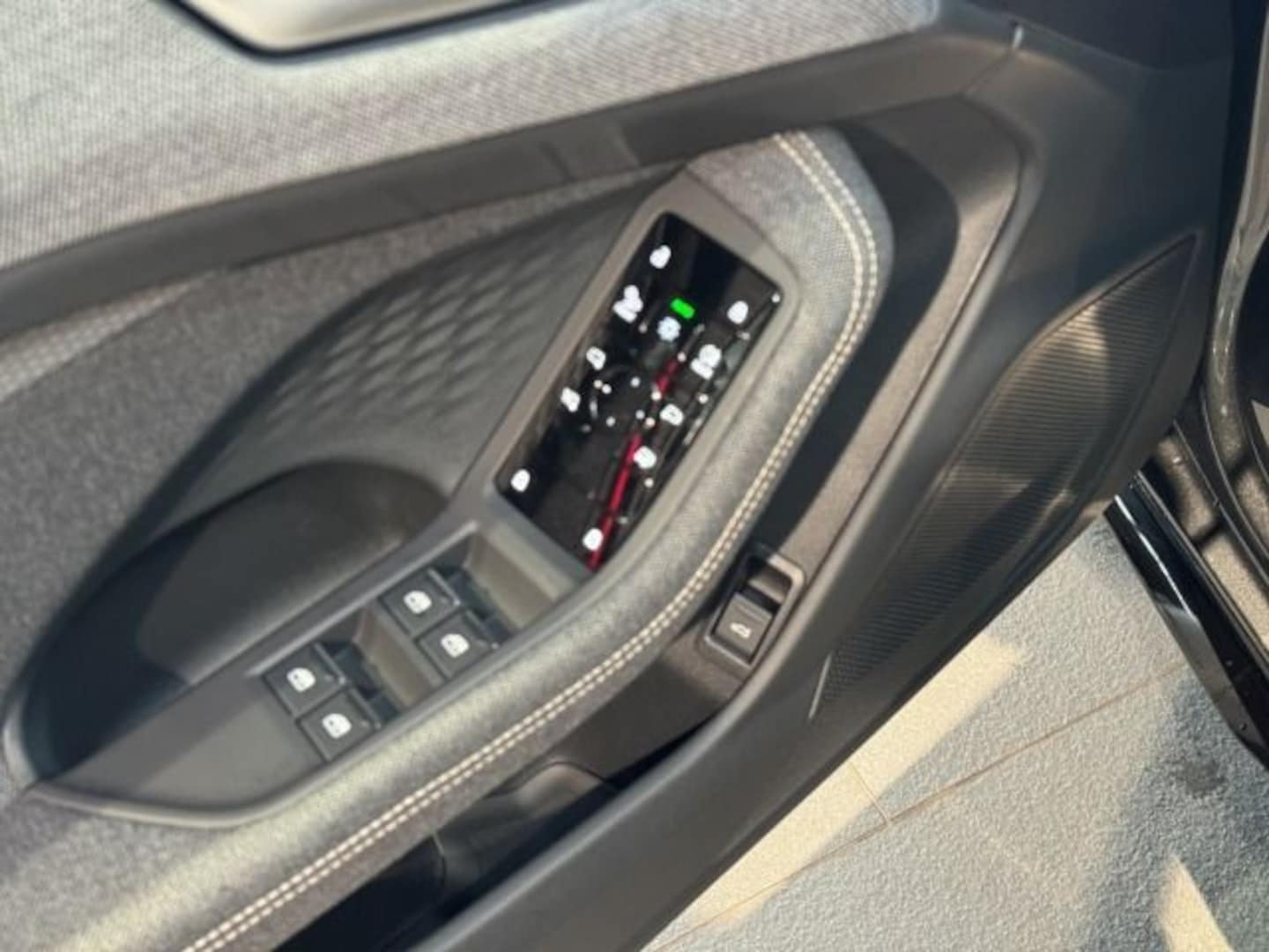 Bild über Audi A6 Avant TDI 150 kW S tronic - für weitere Informationen kontaktieren Sie den Audi Partner