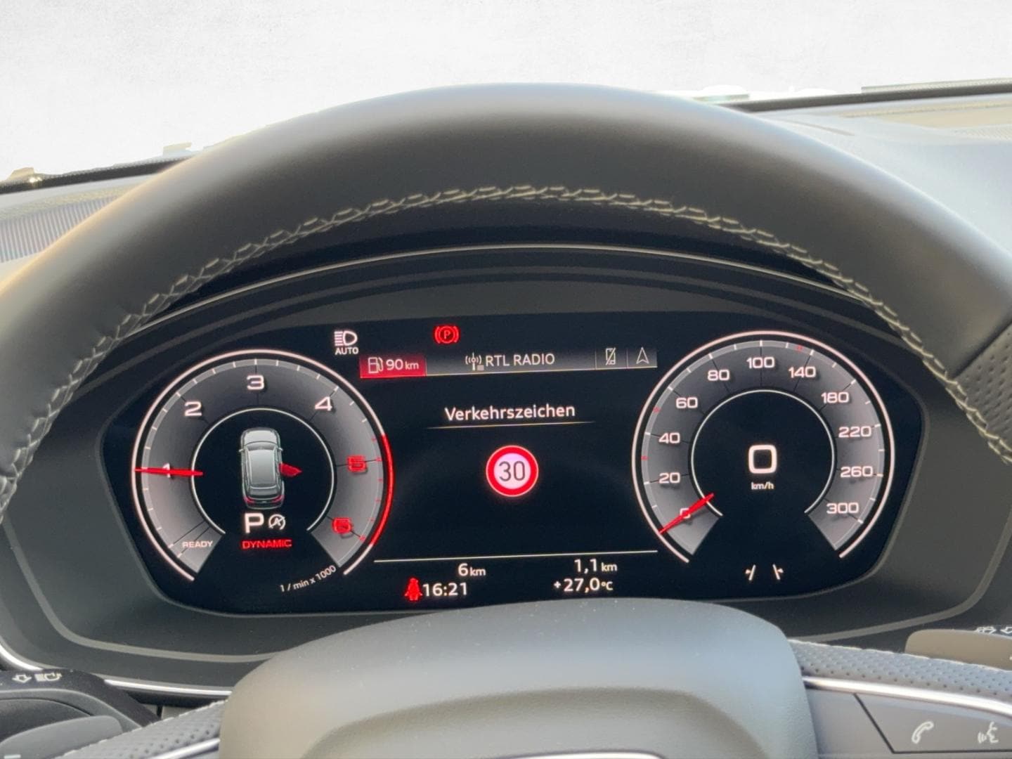 Bild über Audi A4 Avant S line 40 TDI S tronic - für weitere Informationen kontaktieren Sie den Audi Partner
