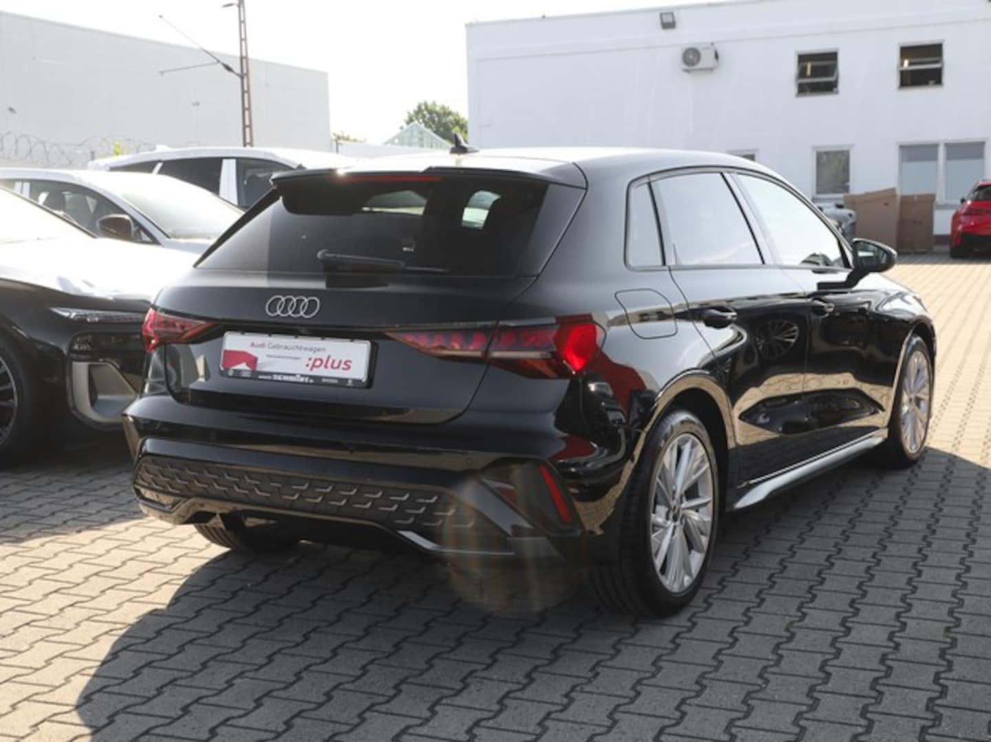 Bild über Audi A3 Sportback S line 35 TFSI S tronic - für weitere Informationen kontaktieren Sie den Audi Partner