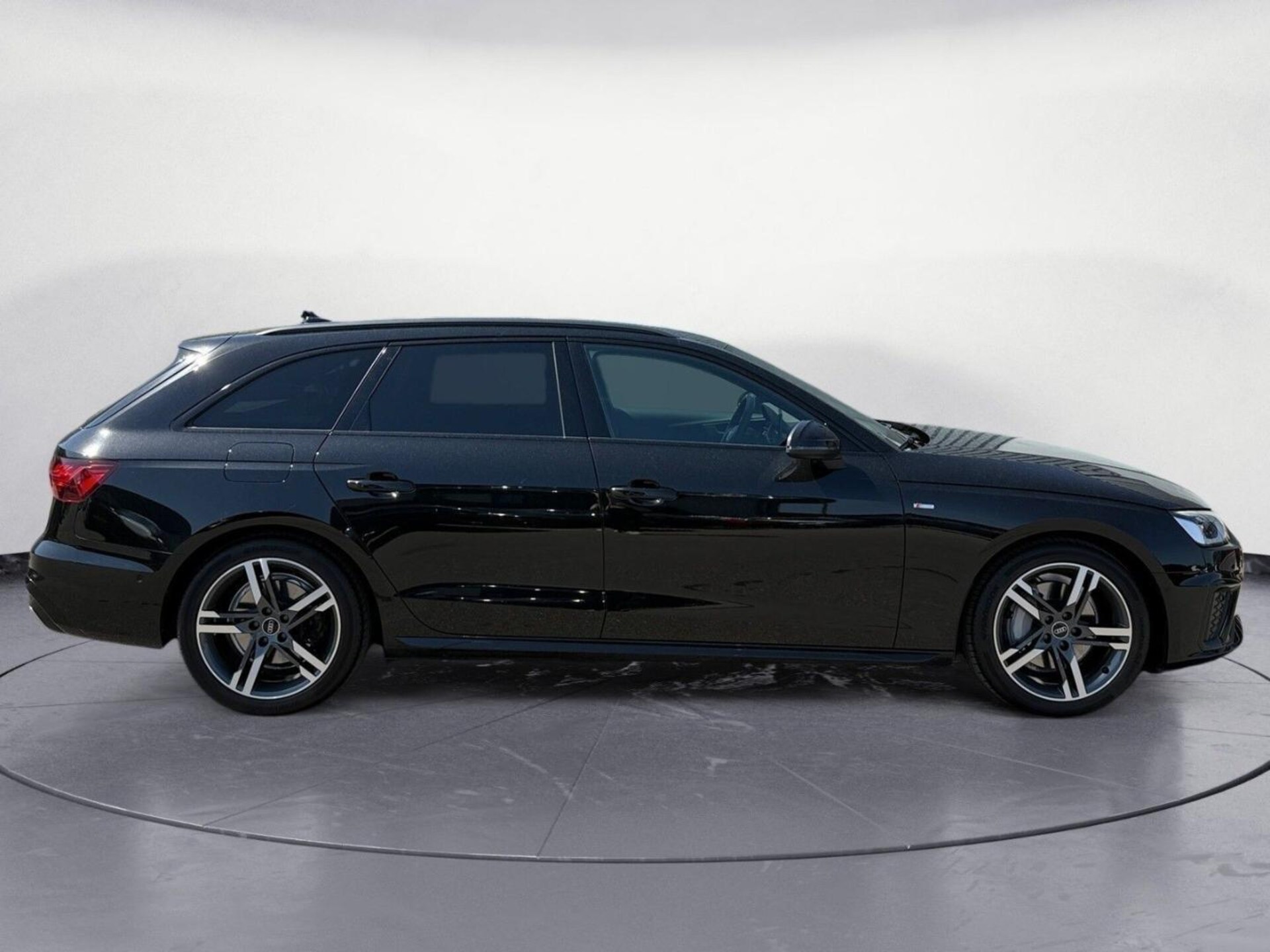 Audi A4 Avant S line