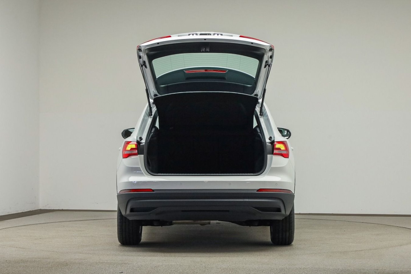 Bild über Audi Q3 35 TDI S tronic - für weitere Informationen kontaktieren Sie den Audi Partner