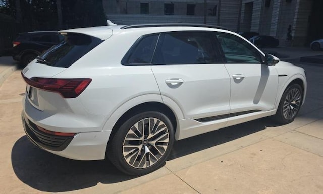 2024 Audi Q8 e-tron