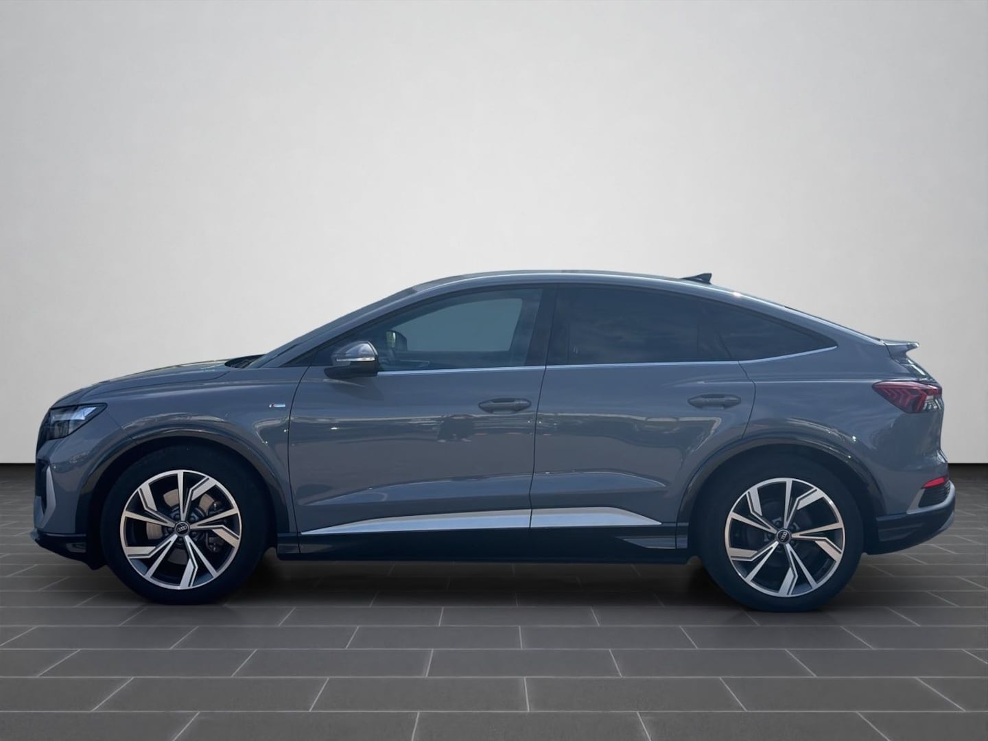 Bild über Audi Q4 Sportback e-tron 40 e-tron - für weitere Informationen kontaktieren Sie den Audi Partner