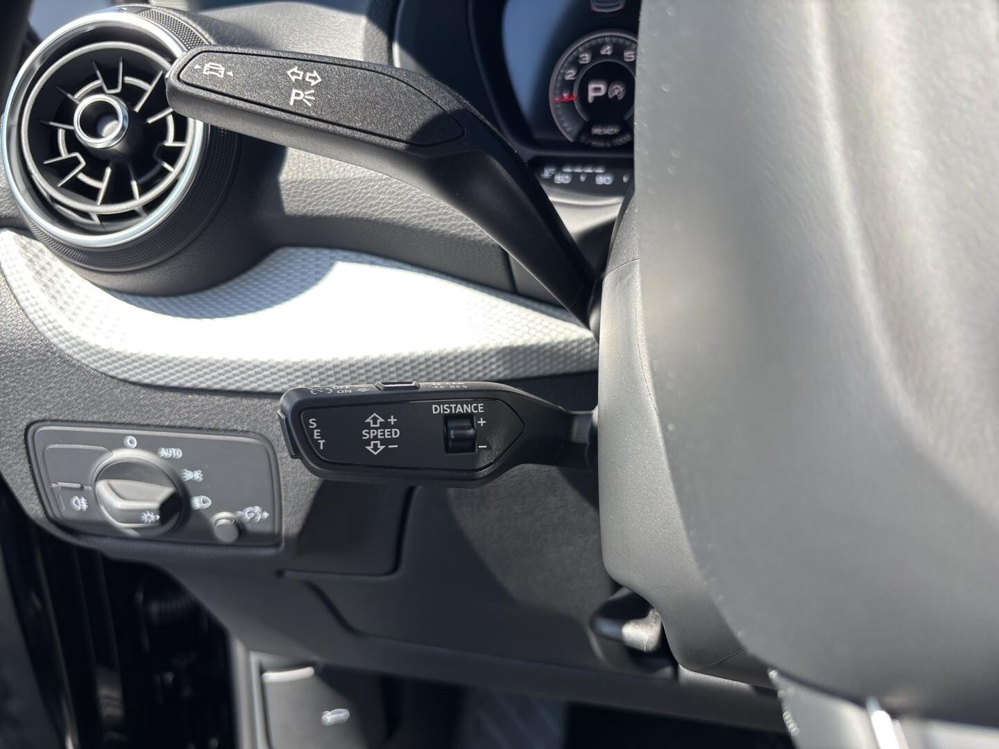 Bild über Audi Q2 advanced 35 TFSI S tronic - für weitere Informationen kontaktieren Sie den Audi Partner