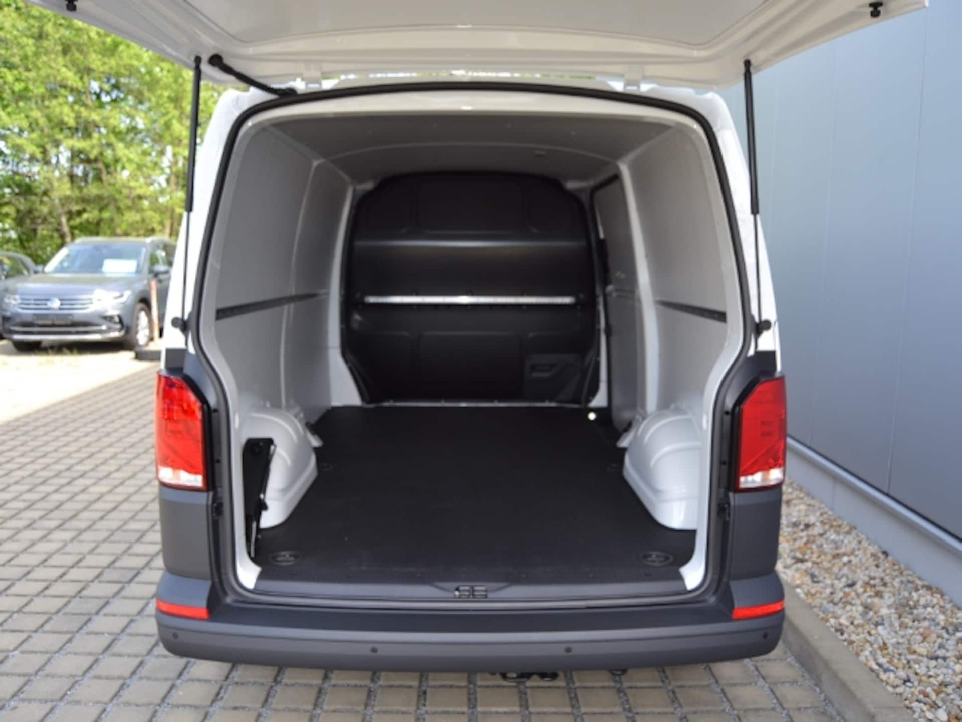 Volkswagen T6.1 Transporter Kasten langer Radstand
