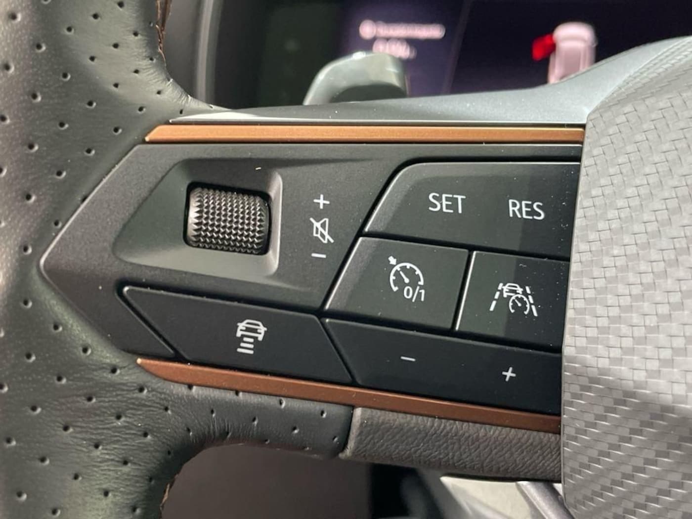 CUPRA Leon Sportstourer 1.5 eTSI DSG 110 kW (150 CV) — photo 10