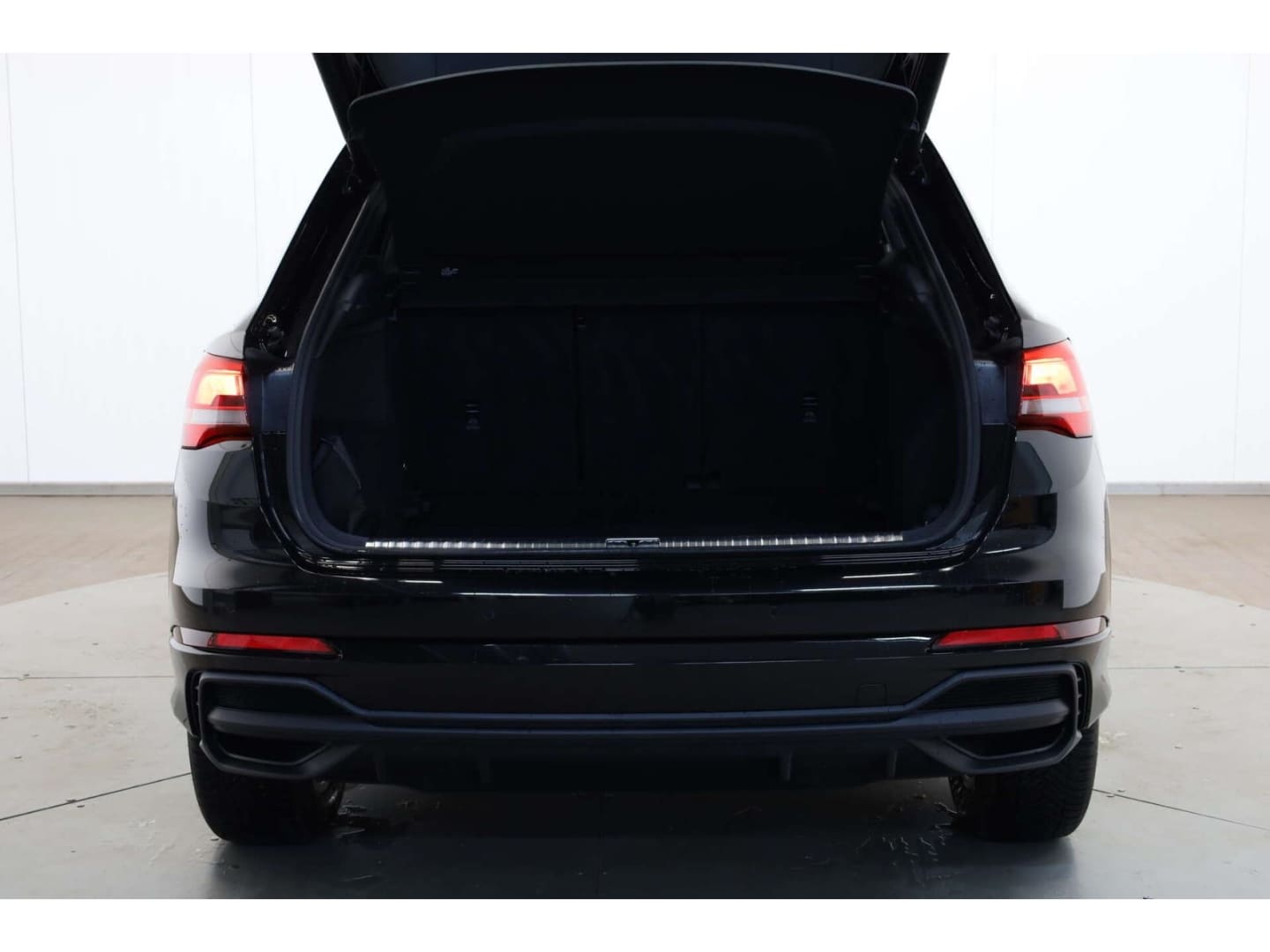 Bild über Audi Q3 TFSI quattro 140 kW S tronic - für weitere Informationen kontaktieren Sie den Audi Partner