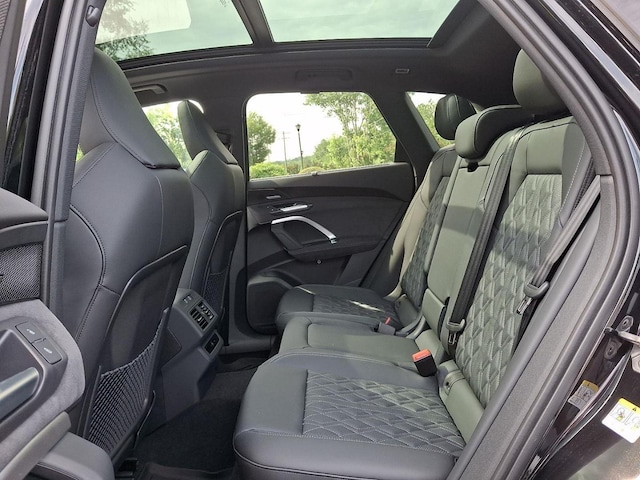 2026 Audi SQ5 Premium Plus - Photo 8