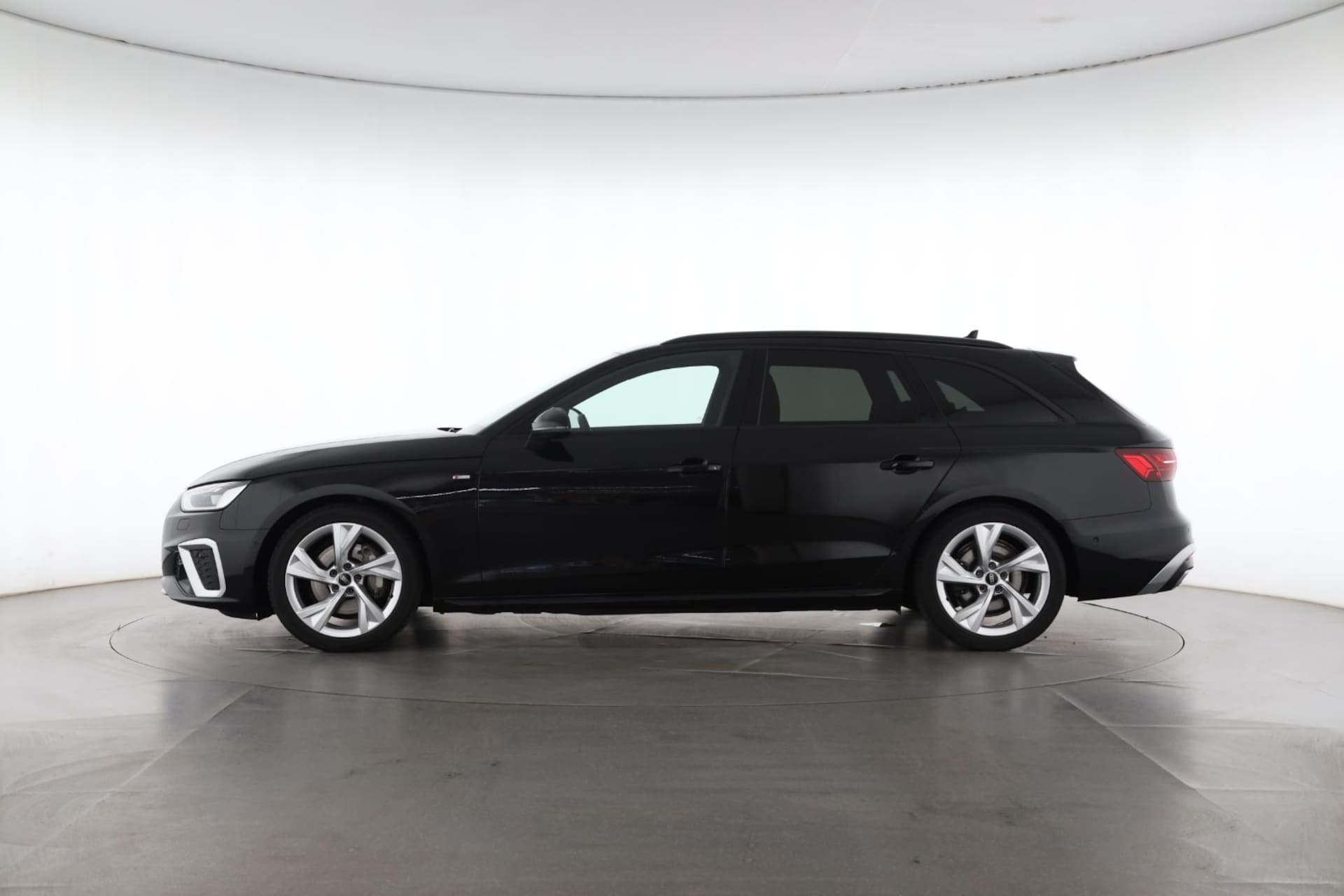 Audi A4 Avant S line