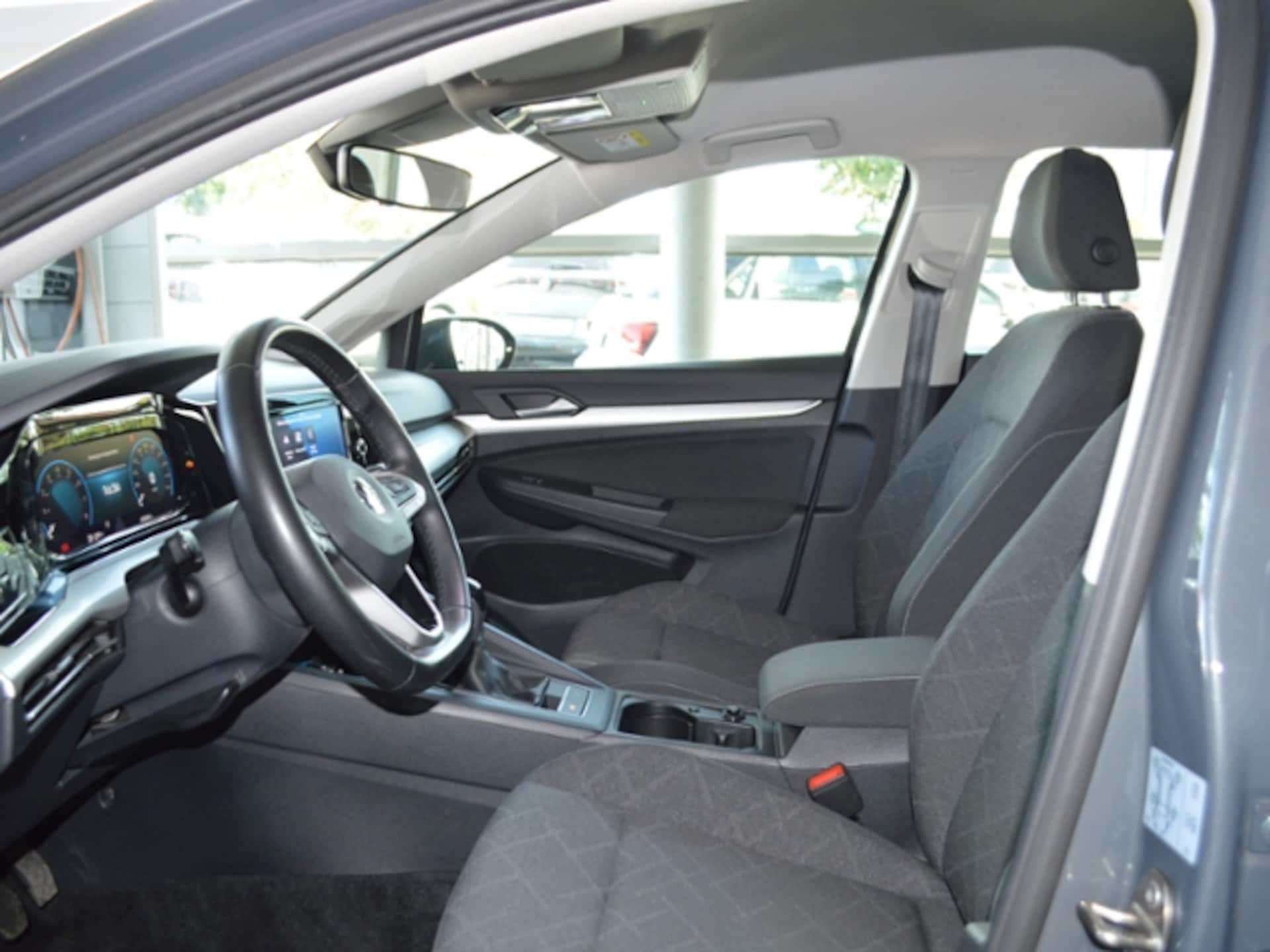 Volkswagen Golf Life