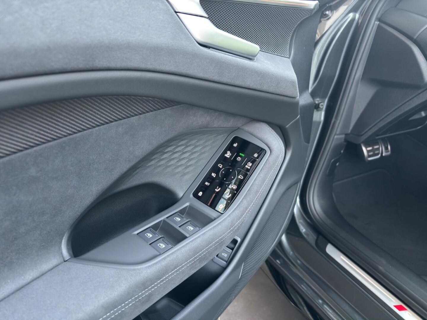 Bild über Audi A6 Avant edition one TDI quattro 150 kW S tronic - für weitere Informationen kontaktieren Sie den Audi Partner