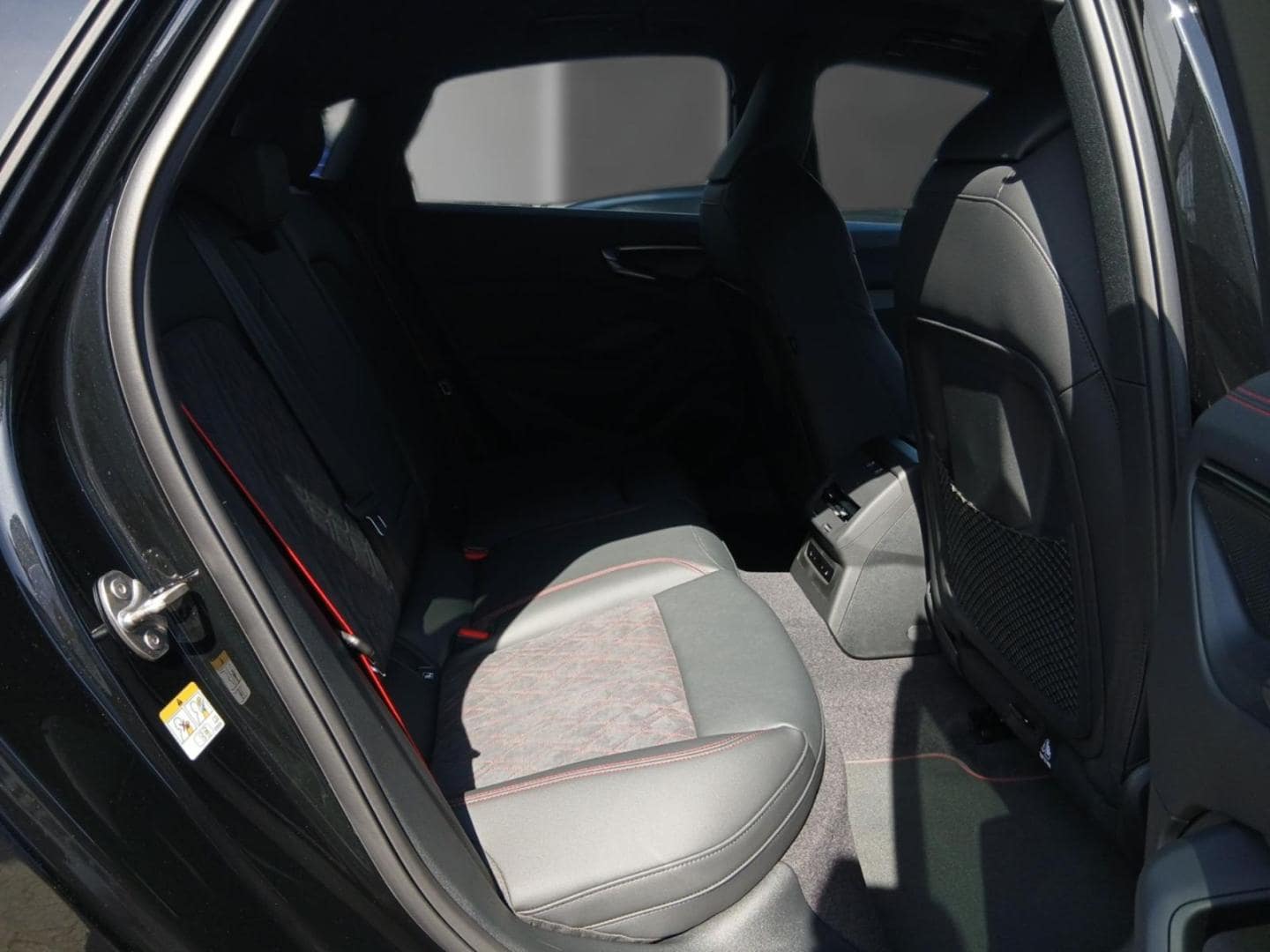 Bild über Audi A5 Limousine e-hybrid edition one e-hybrid quattro 270 kW S tronic - für weitere Informationen kontaktieren Sie den Audi Partner