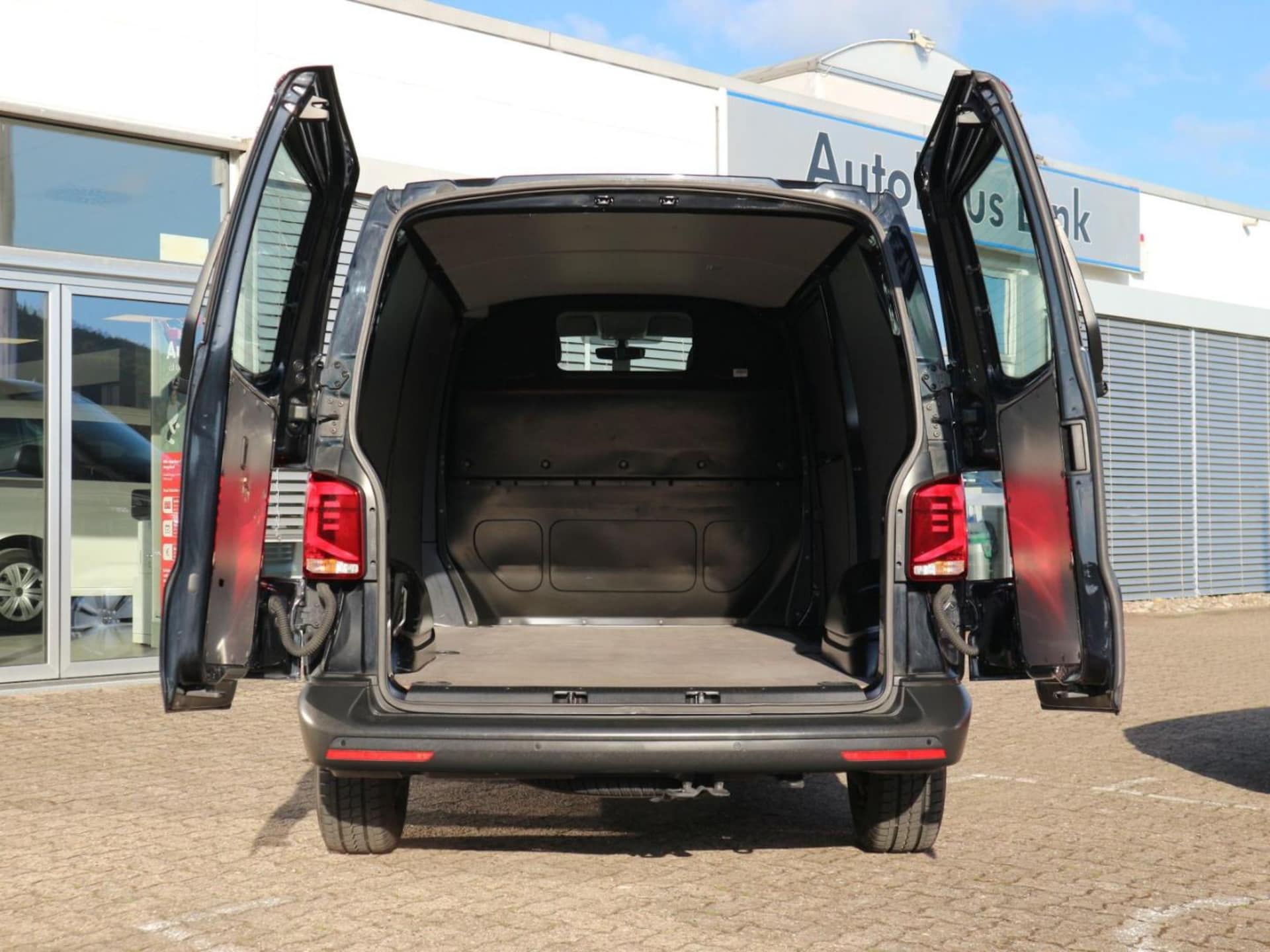 Volkswagen T6.1 Transporter Kasten langer Radstand