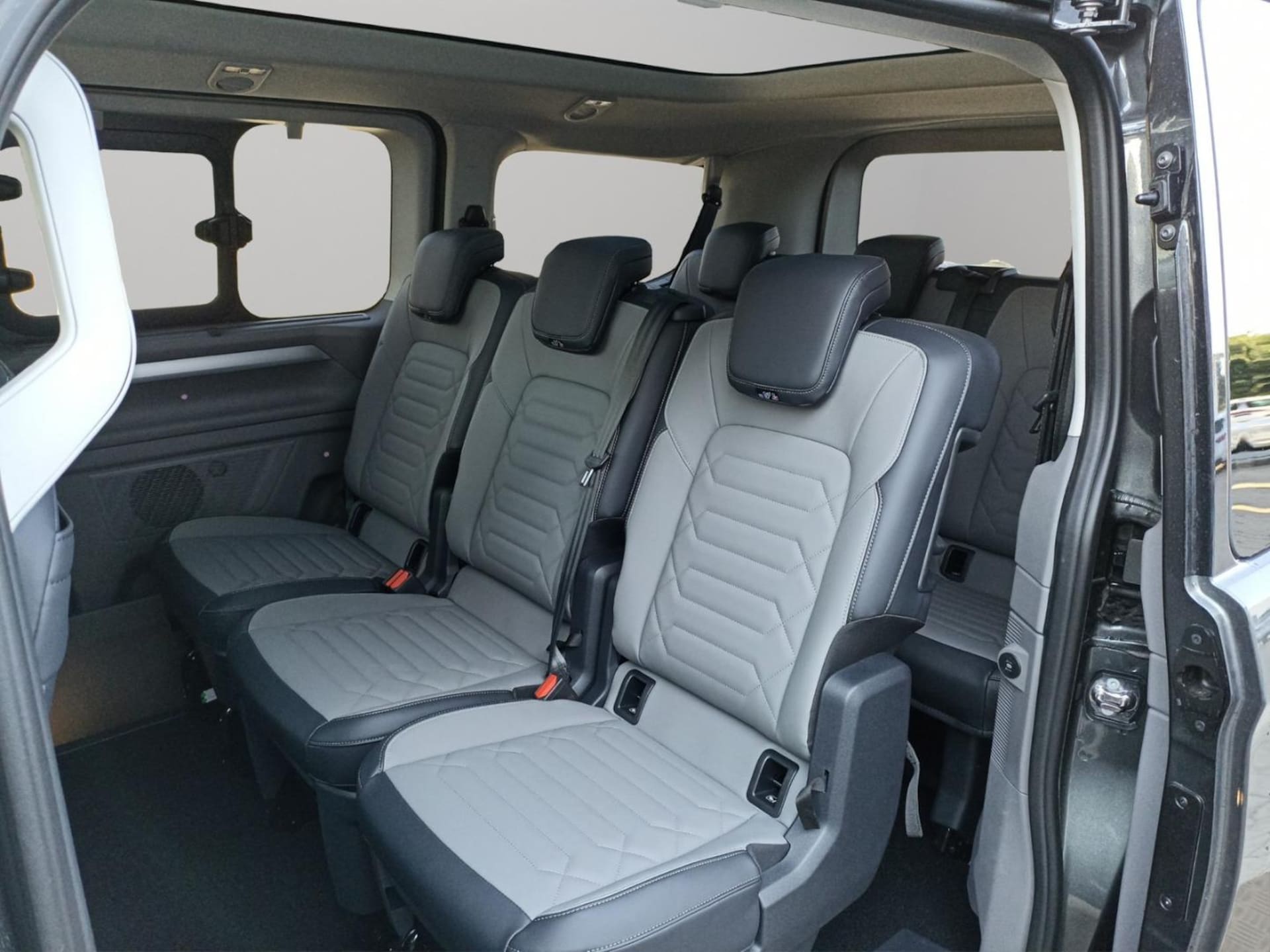 Volkswagen e-Caravelle Style
