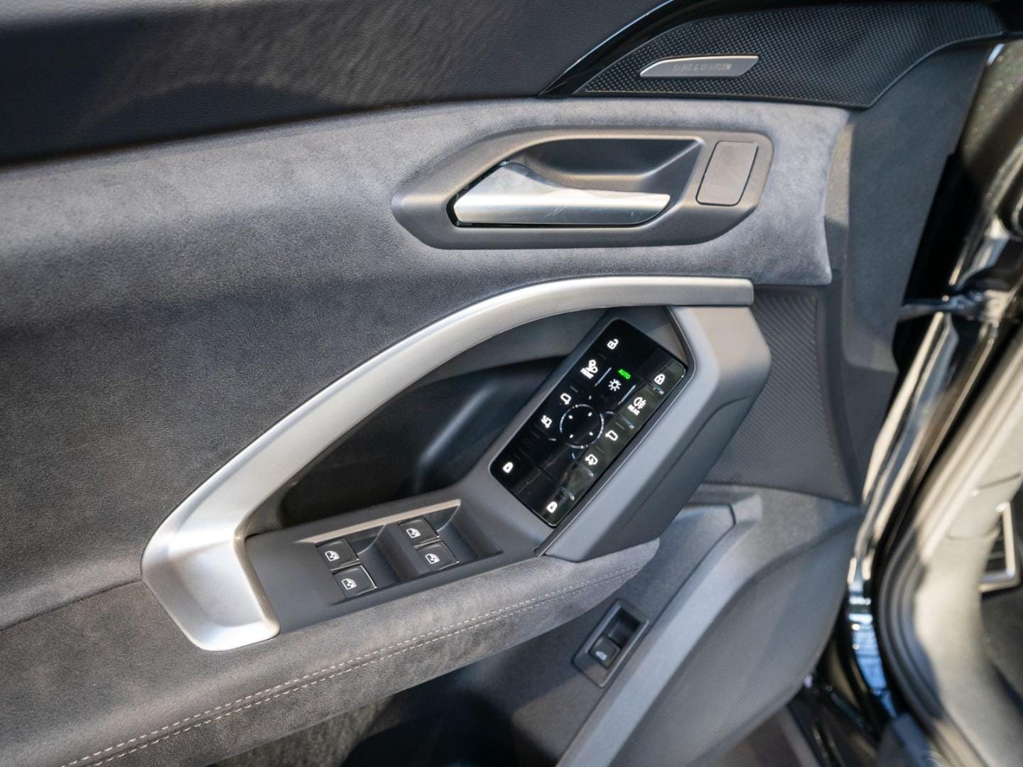 Bild über Audi Q5 SUV TDI quattro 150 kW S tronic - für weitere Informationen kontaktieren Sie den Audi Partner