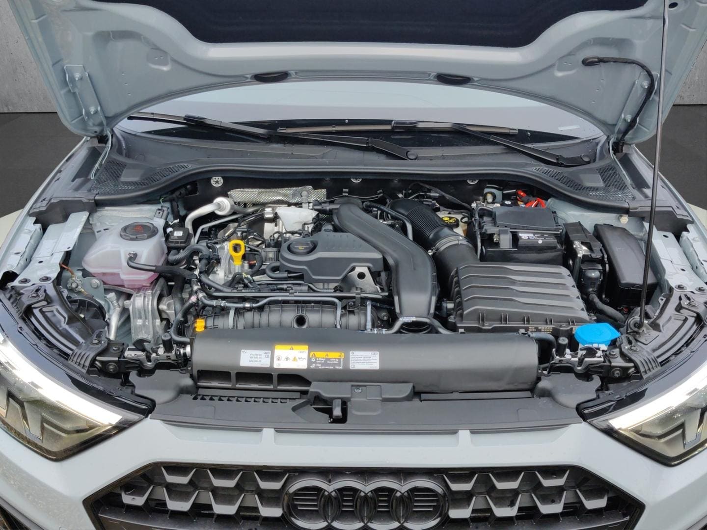 Bild über Audi A1 Sportback S line 35 TFSI S tronic - für weitere Informationen kontaktieren Sie den Audi Partner