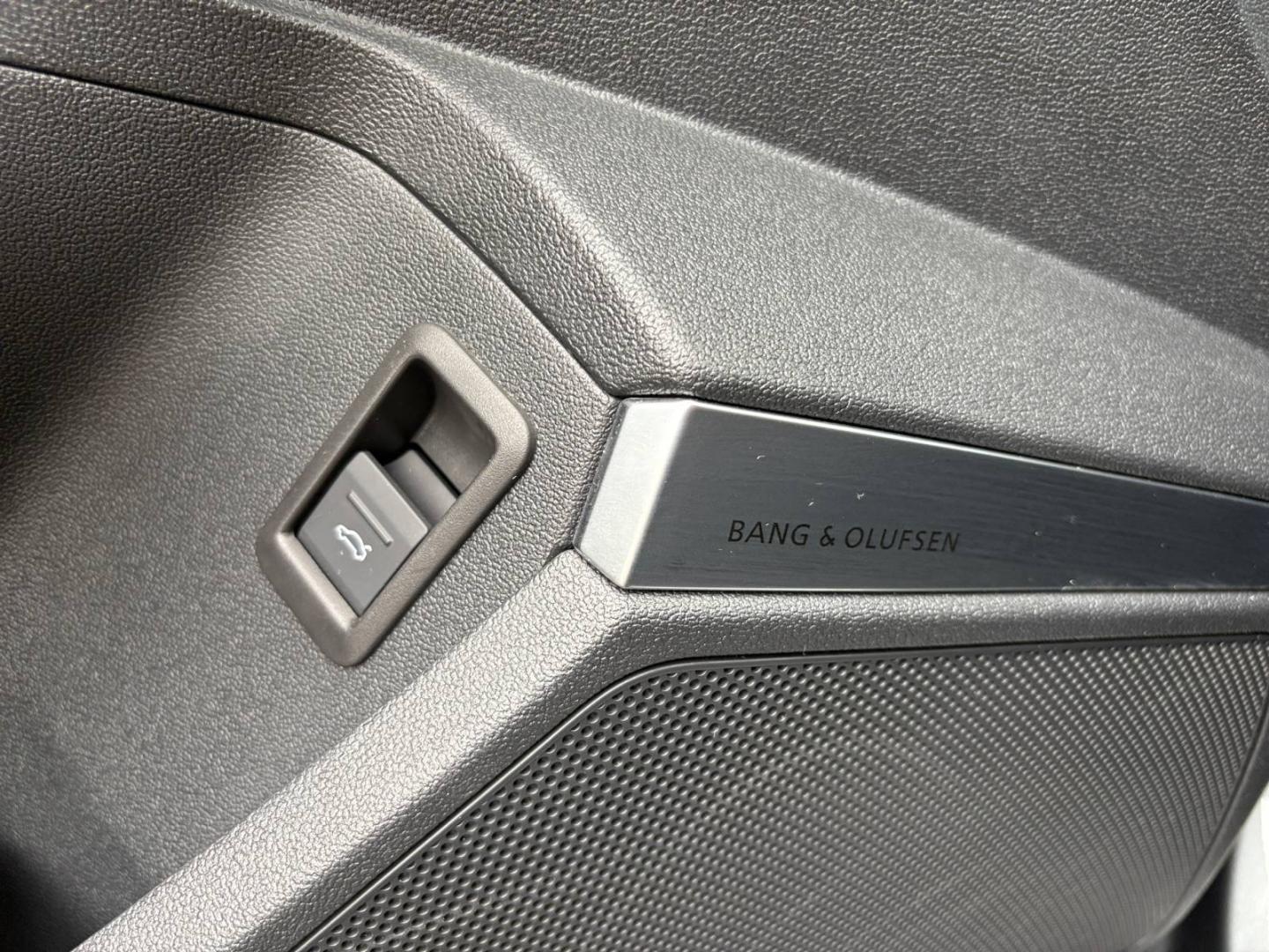 Image about Audi Q5 TFSI e Design 50 TFSI e quattro 220 kW (299 ch) S tronic
