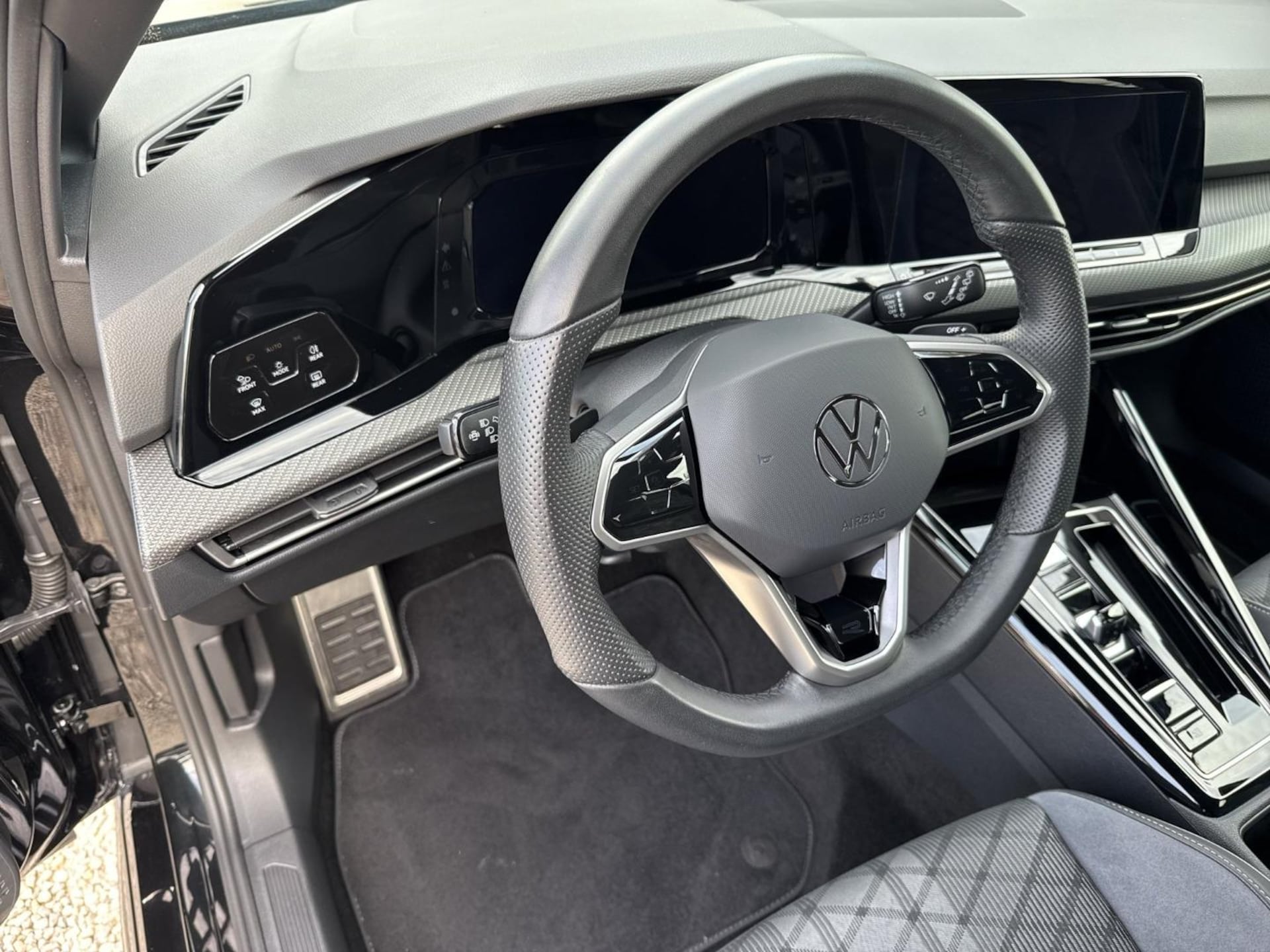 Volkswagen Golf R-Line
