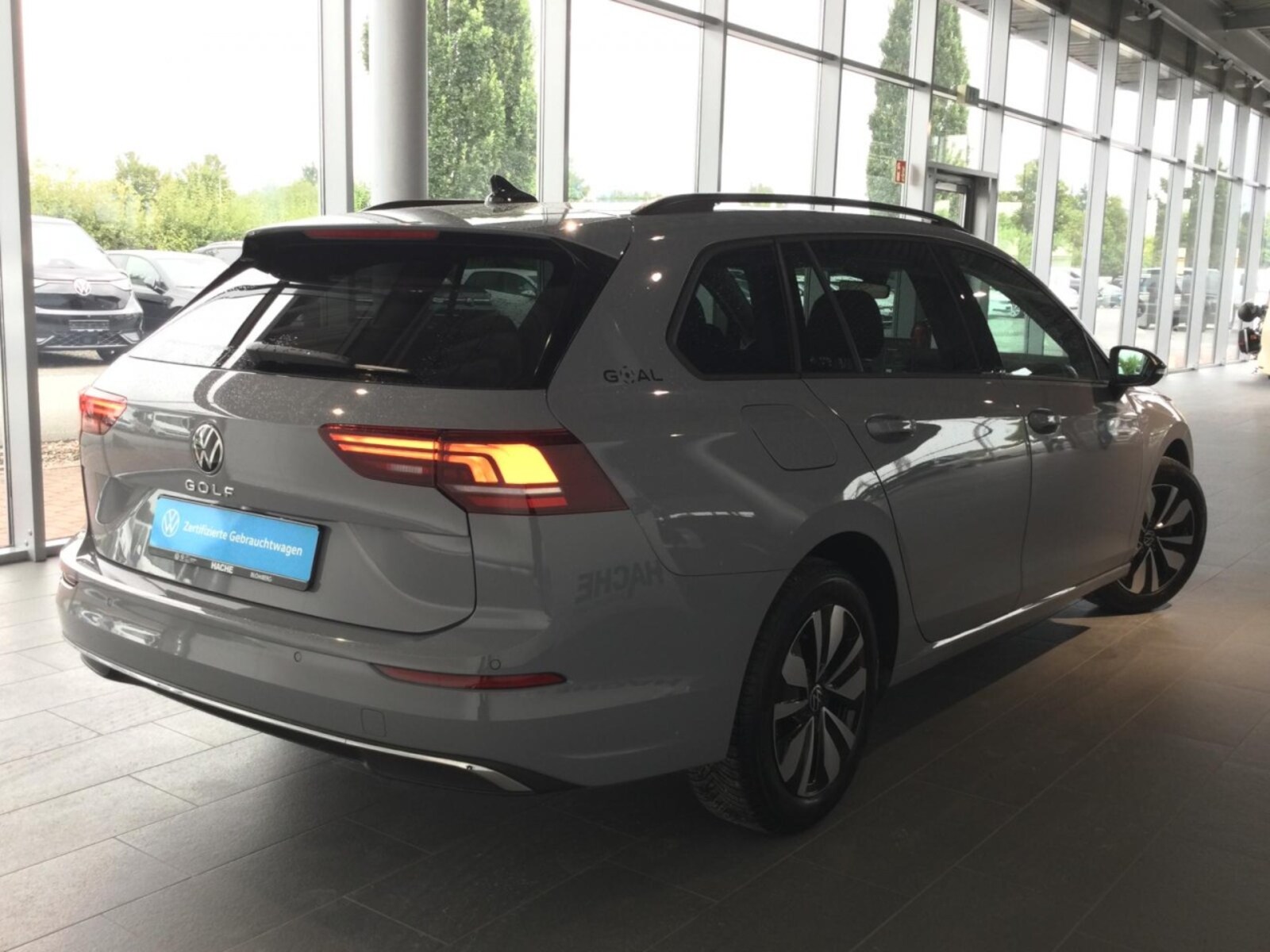Volkswagen Golf Variant – Bild 4