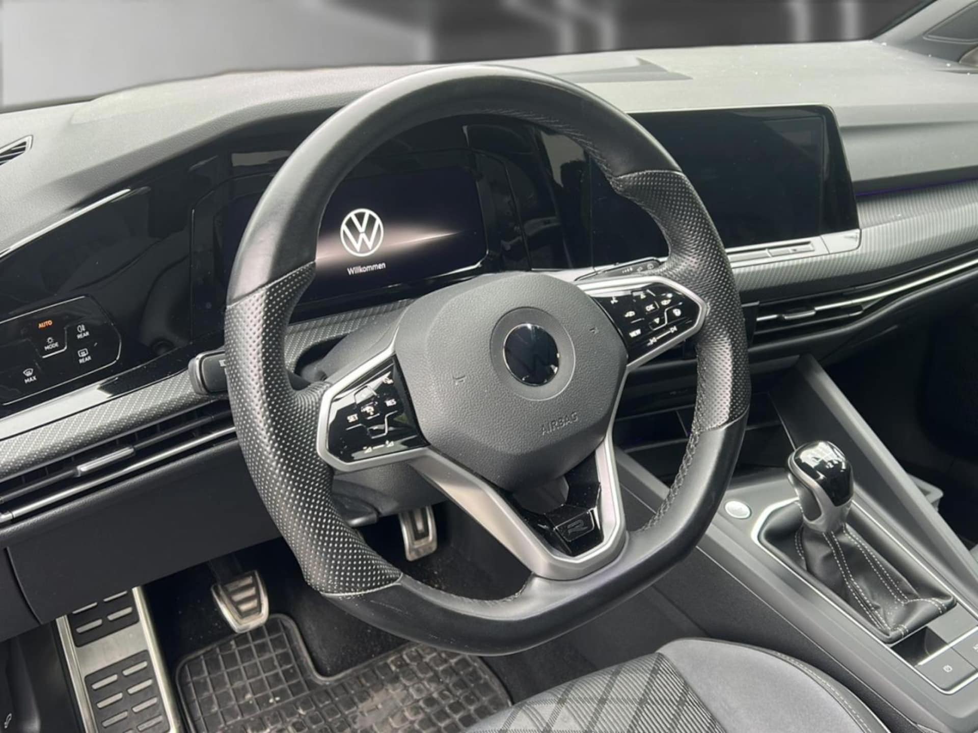 Volkswagen Golf R-Line