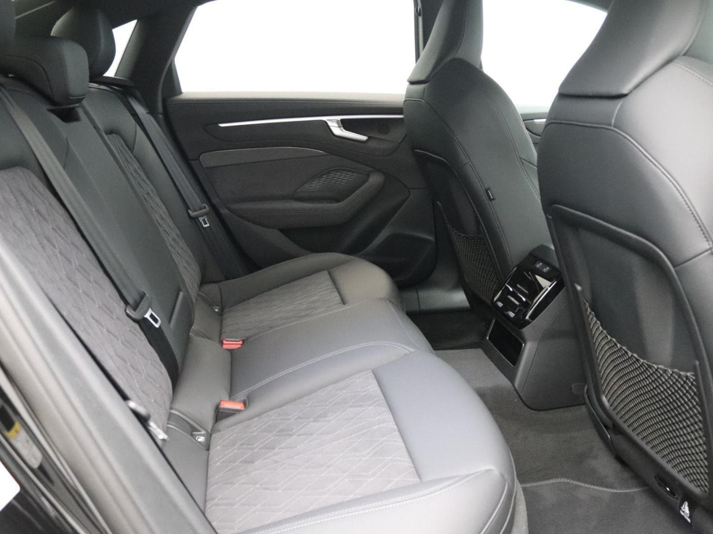 Bild über Audi A6 Limousine edition one TDI quattro 150 kW S tronic - für weitere Informationen kontaktieren Sie den Audi Partner