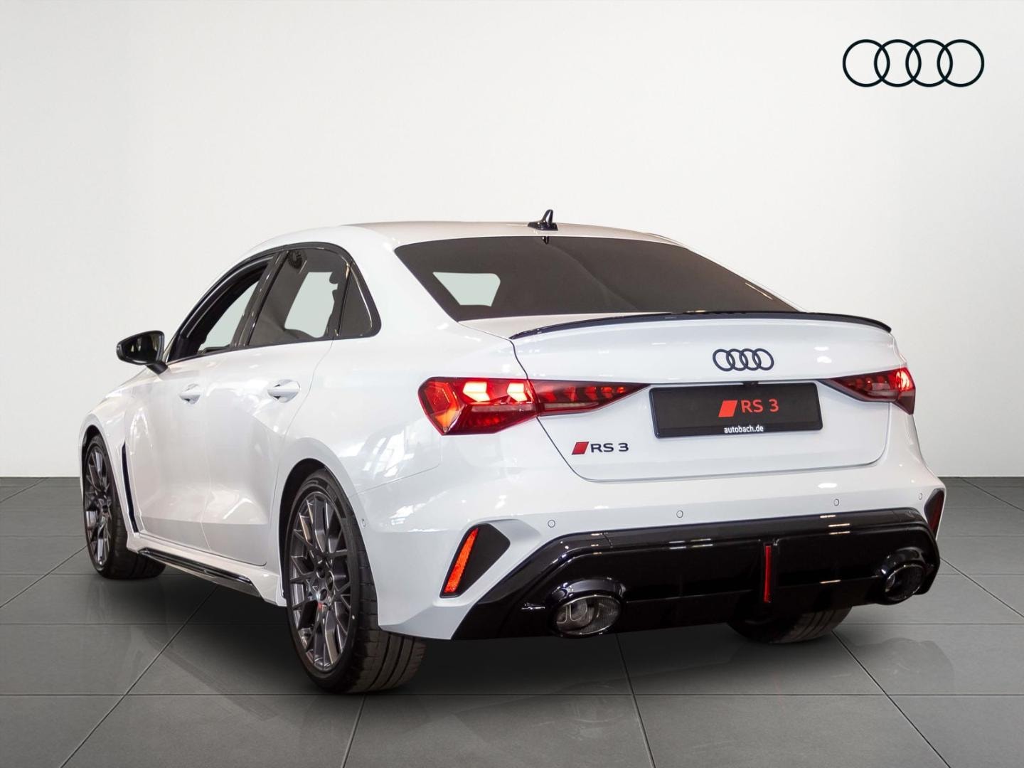 Bild über Audi RS 3 Limousine TFSI quattro 294 kW S tronic - für weitere Informationen kontaktieren Sie den Audi Partner