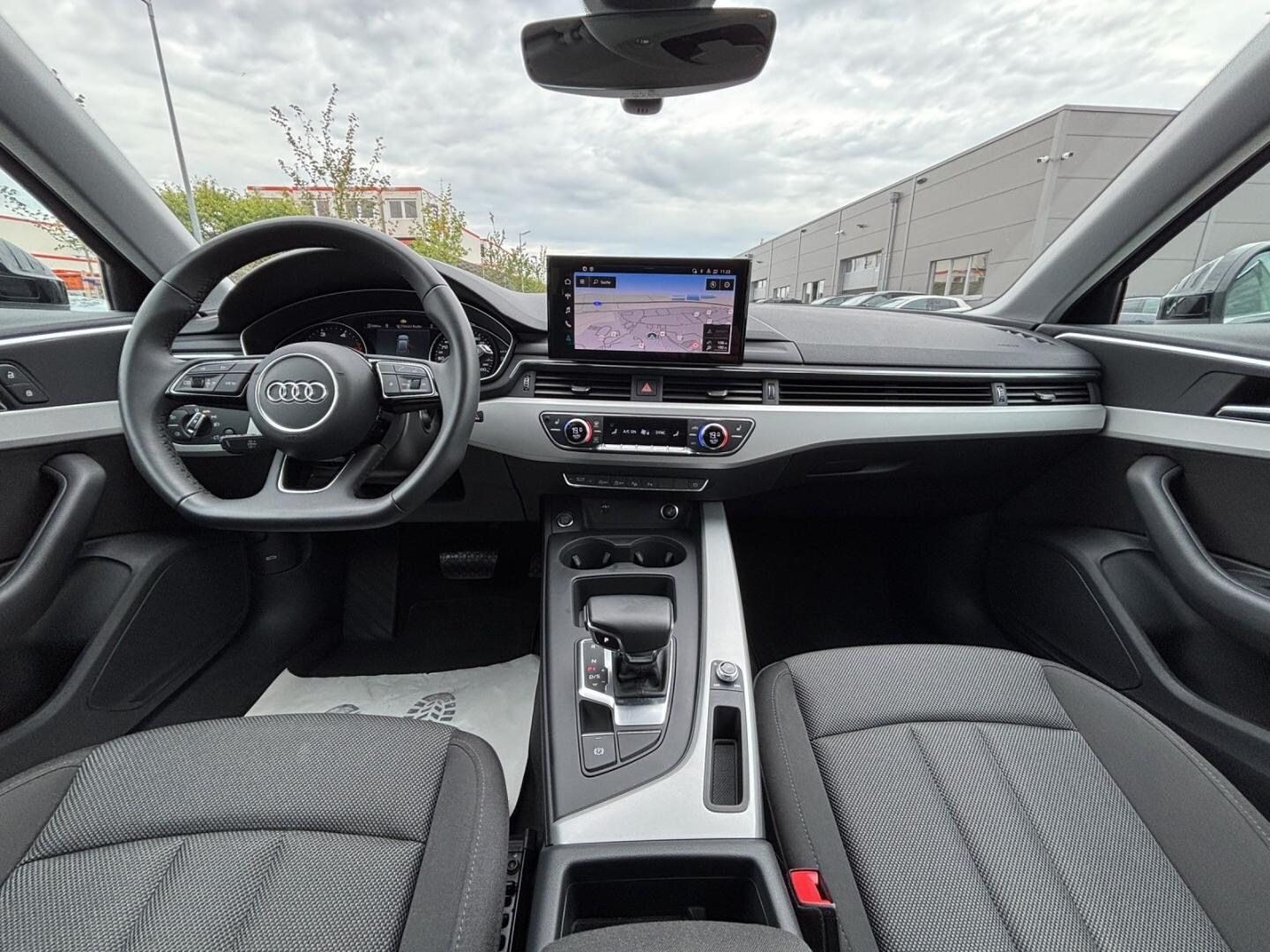 Bild über Audi A4 Avant S line 40 TDI S tronic - für weitere Informationen kontaktieren Sie den Audi Partner