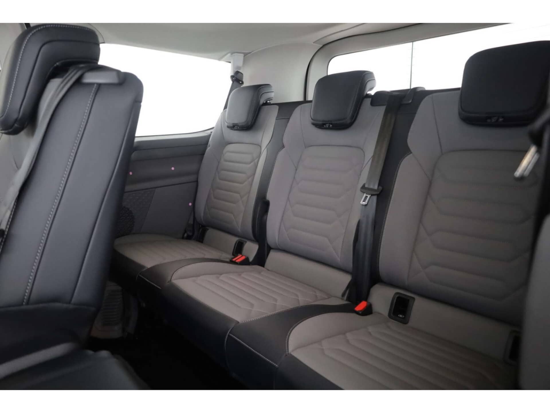 Volkswagen e-Caravelle Style