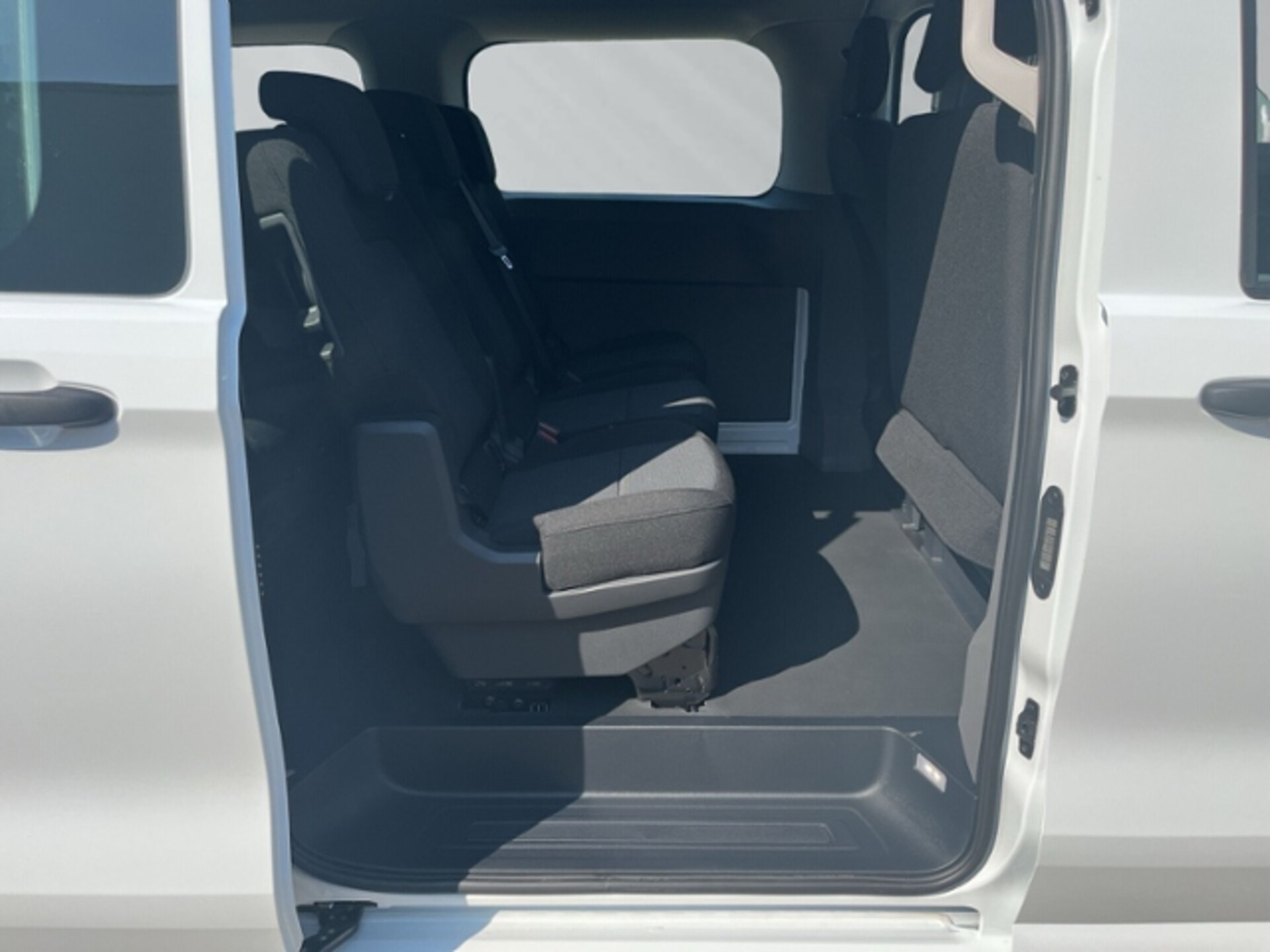Volkswagen Transporter Kombi kurzer Radstand