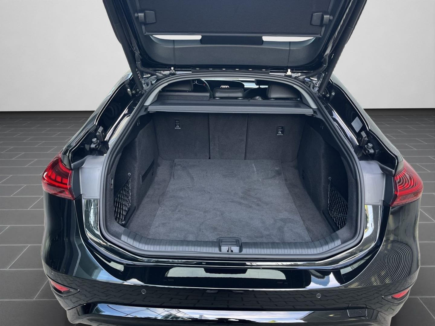 Bild über Audi A6 Sportback e-tron e-tron performance - für weitere Informationen kontaktieren Sie den Audi Partner