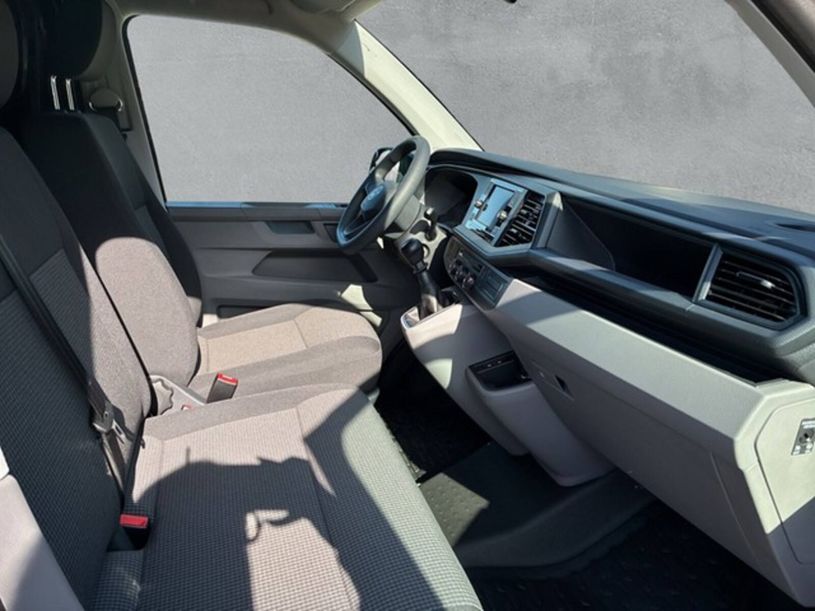Volkswagen T6.1 Transporter Kasten kurzer Radstand – Bild 12