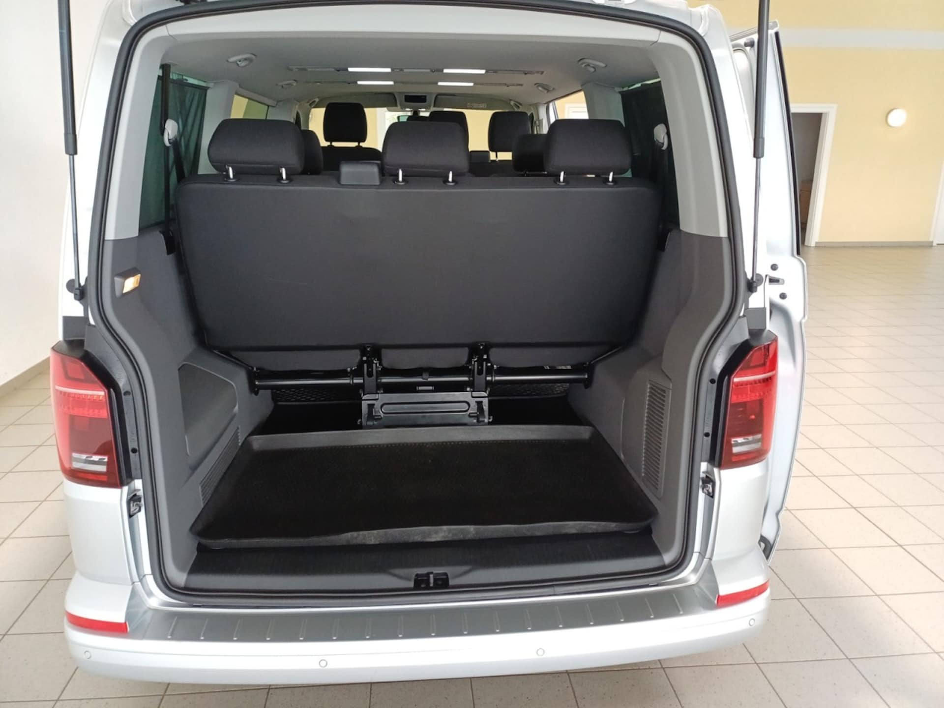 Volkswagen T6.1 Caravelle kurzer Radstand Comfortline