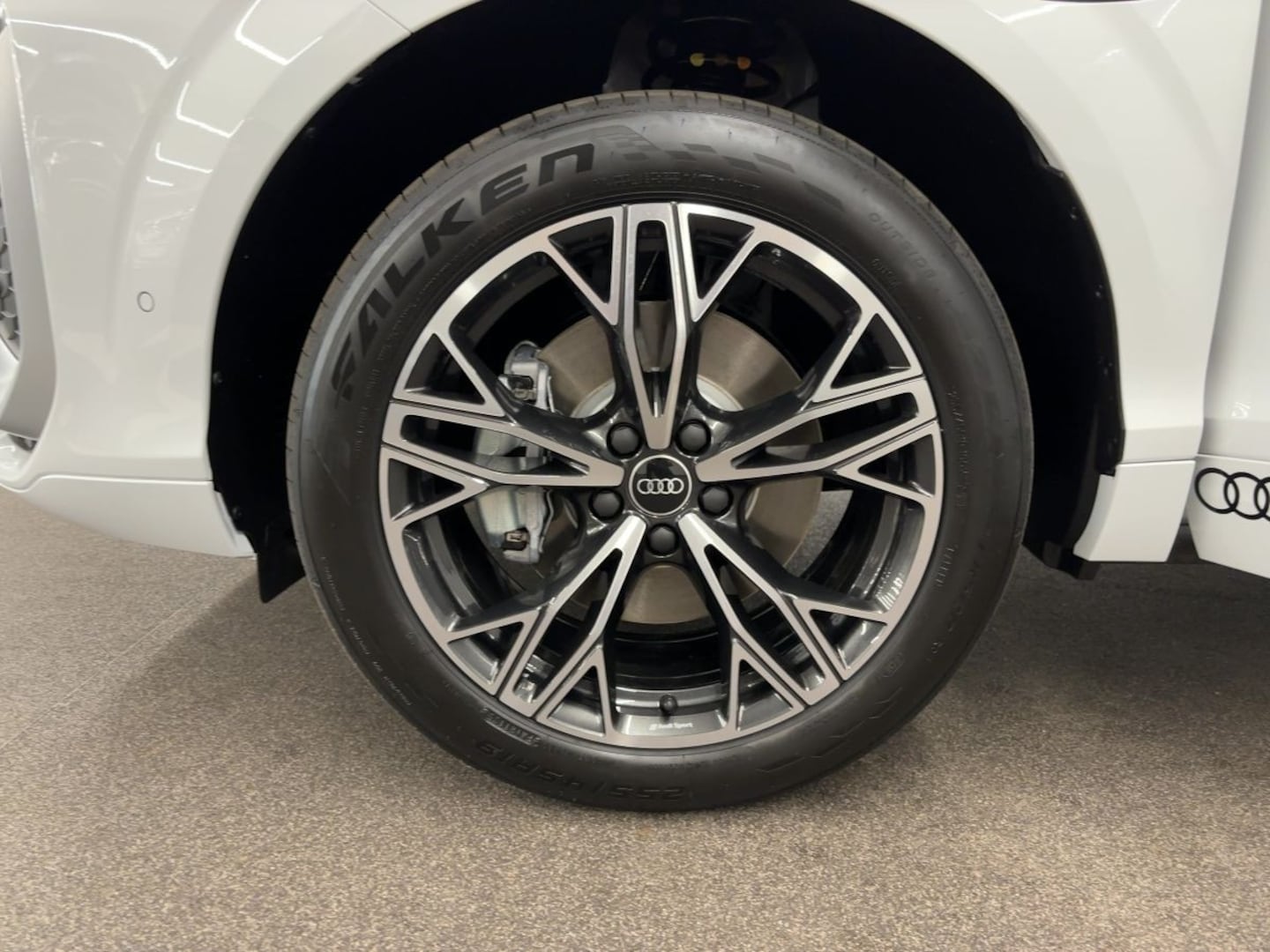 Bild über Audi Q3 Sportback e-hybrid e-hybrid 200 kW S tronic - für weitere Informationen kontaktieren Sie den Audi Partner