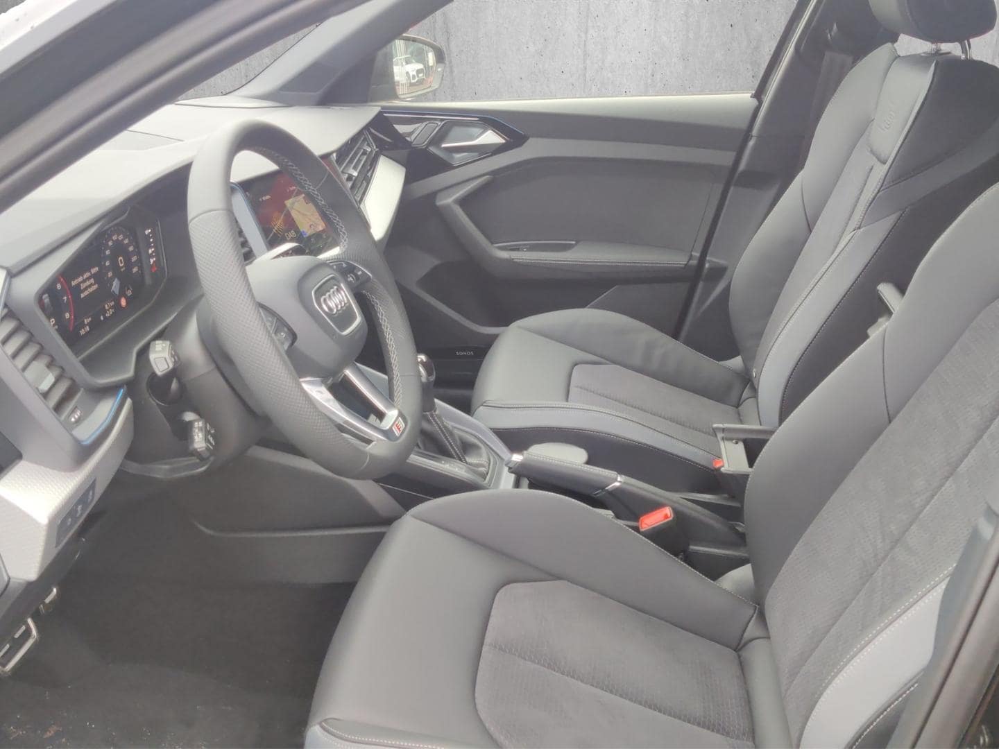 Bild über Audi A1 Sportback S line 35 TFSI S tronic - für weitere Informationen kontaktieren Sie den Audi Partner