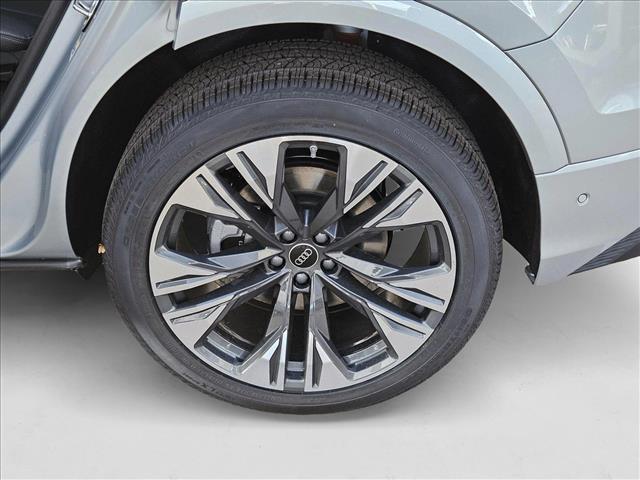 2025 Audi Q8 Premium - Photo 10