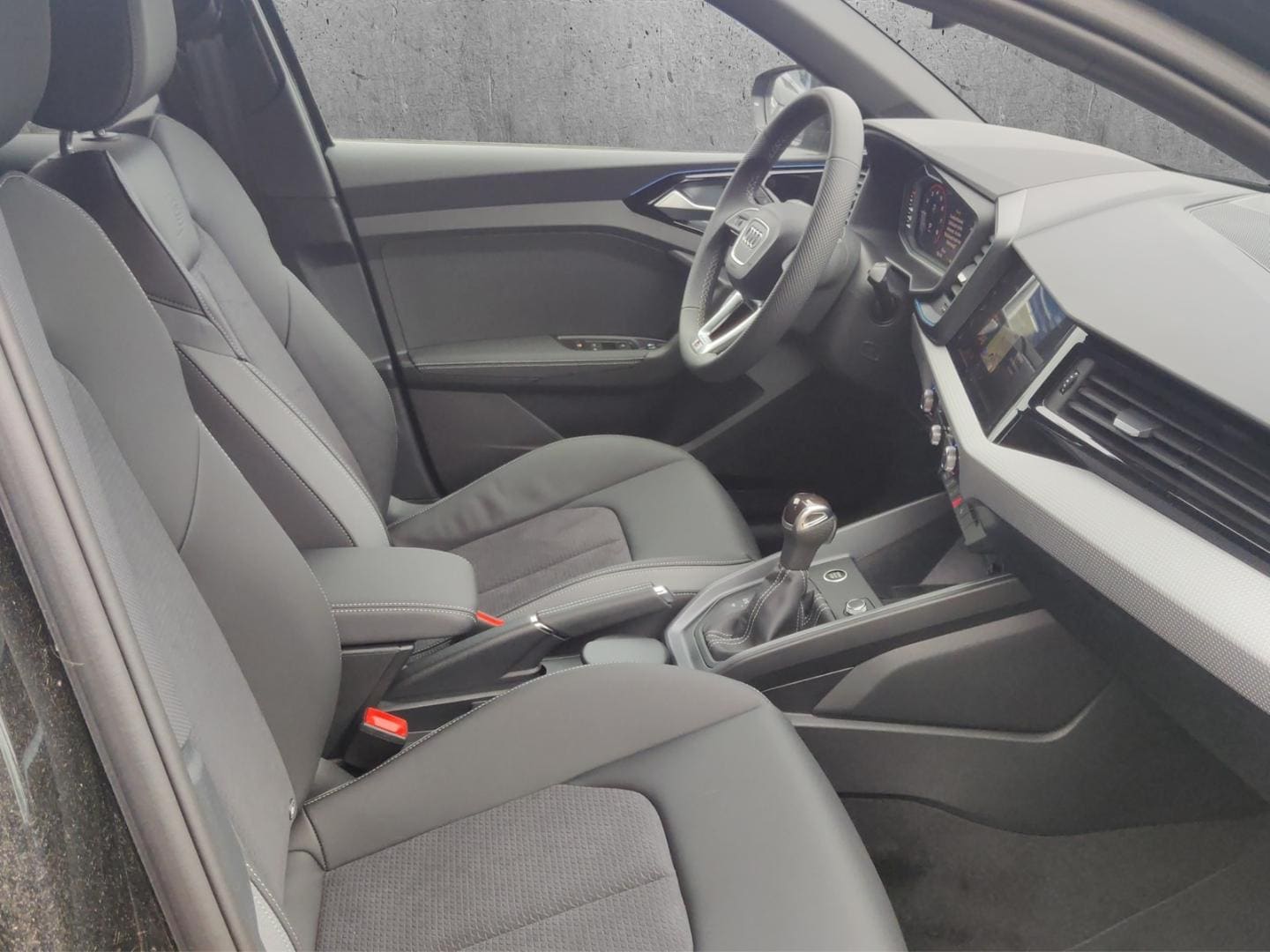Bild über Audi A1 Sportback S line 35 TFSI S tronic - für weitere Informationen kontaktieren Sie den Audi Partner