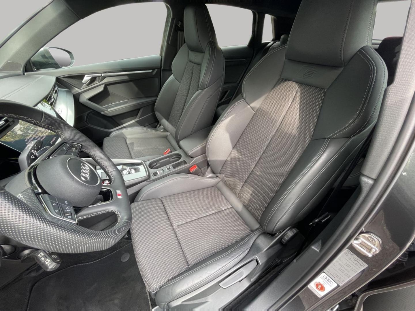 Bild über Audi S3 Sportback TFSI quattro S tronic - für weitere Informationen kontaktieren Sie den Audi Partner