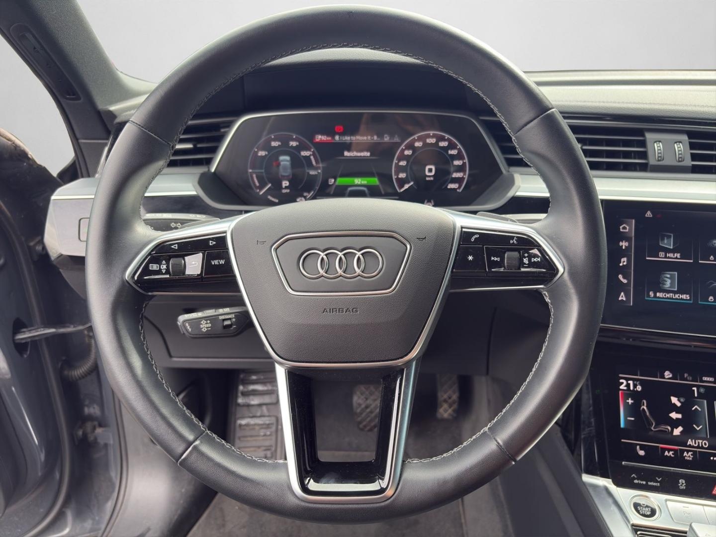 Bild über Audi Q8 e-tron advanced 50 e-tron quattro - für weitere Informationen kontaktieren Sie den Audi Partner