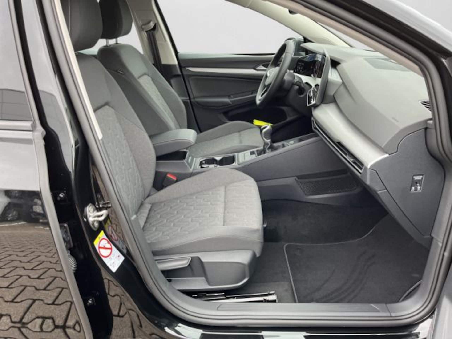 Volkswagen Golf Life