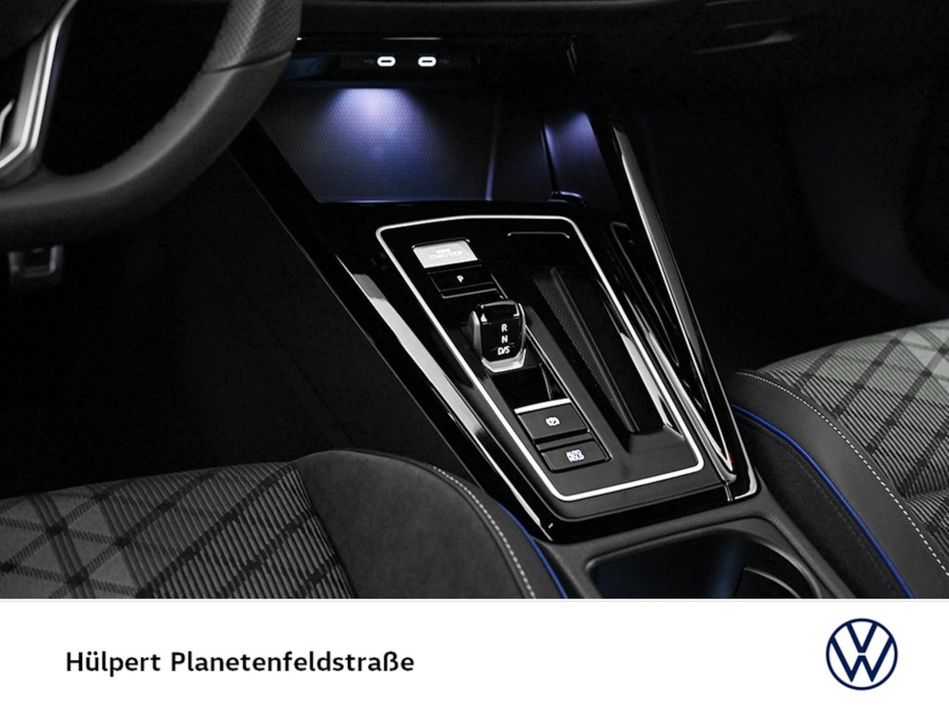 Volkswagen Golf R-Line