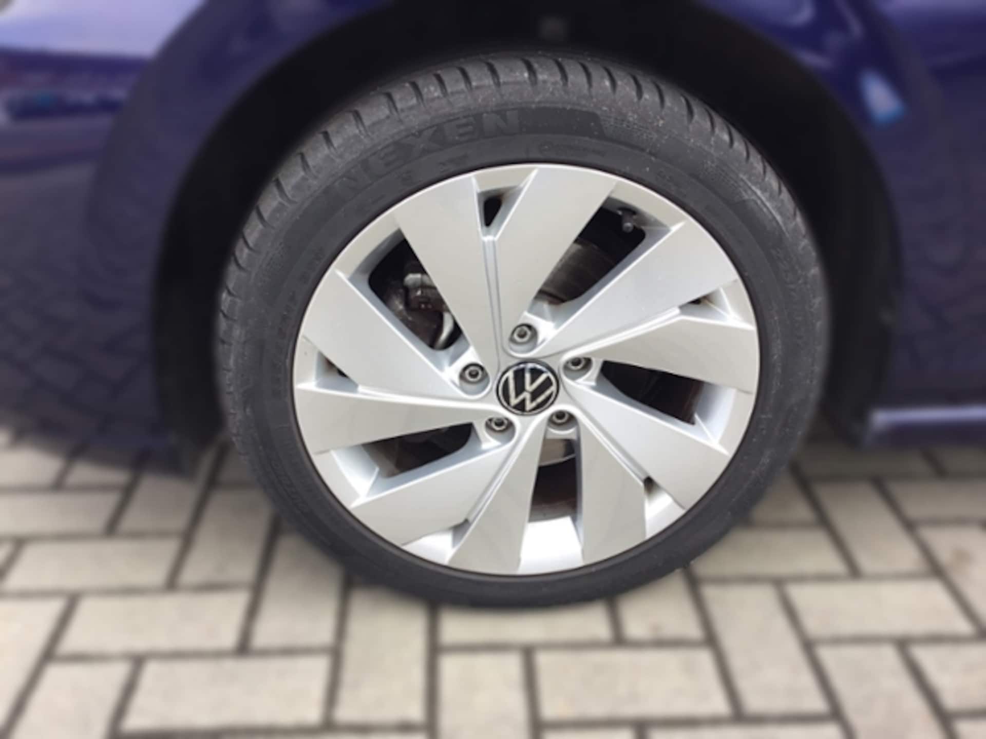 Volkswagen Golf Style