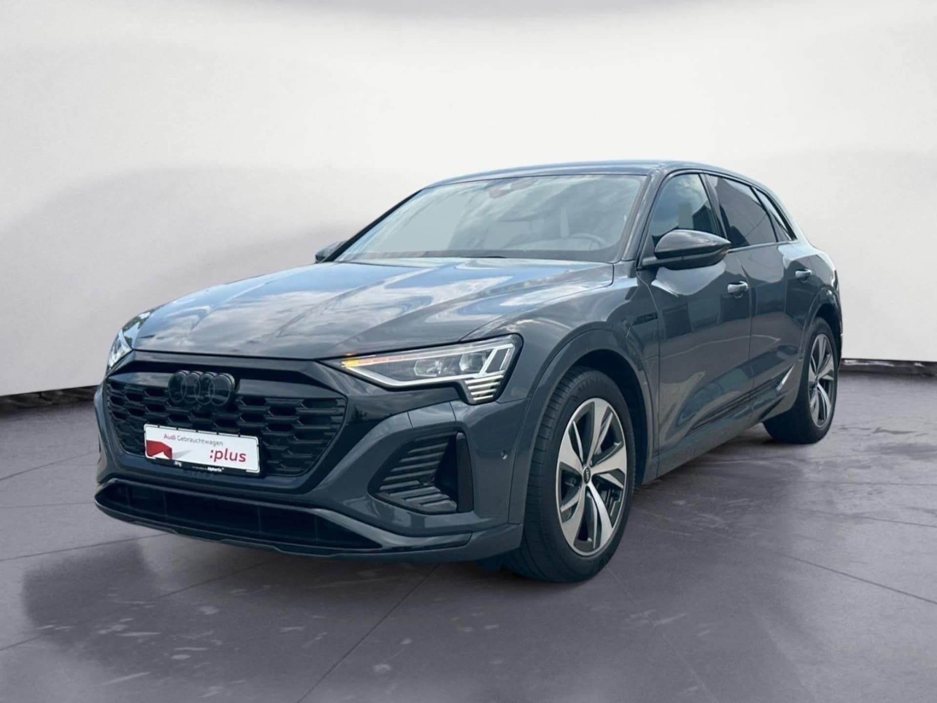 Audi Q8 e-tron S line