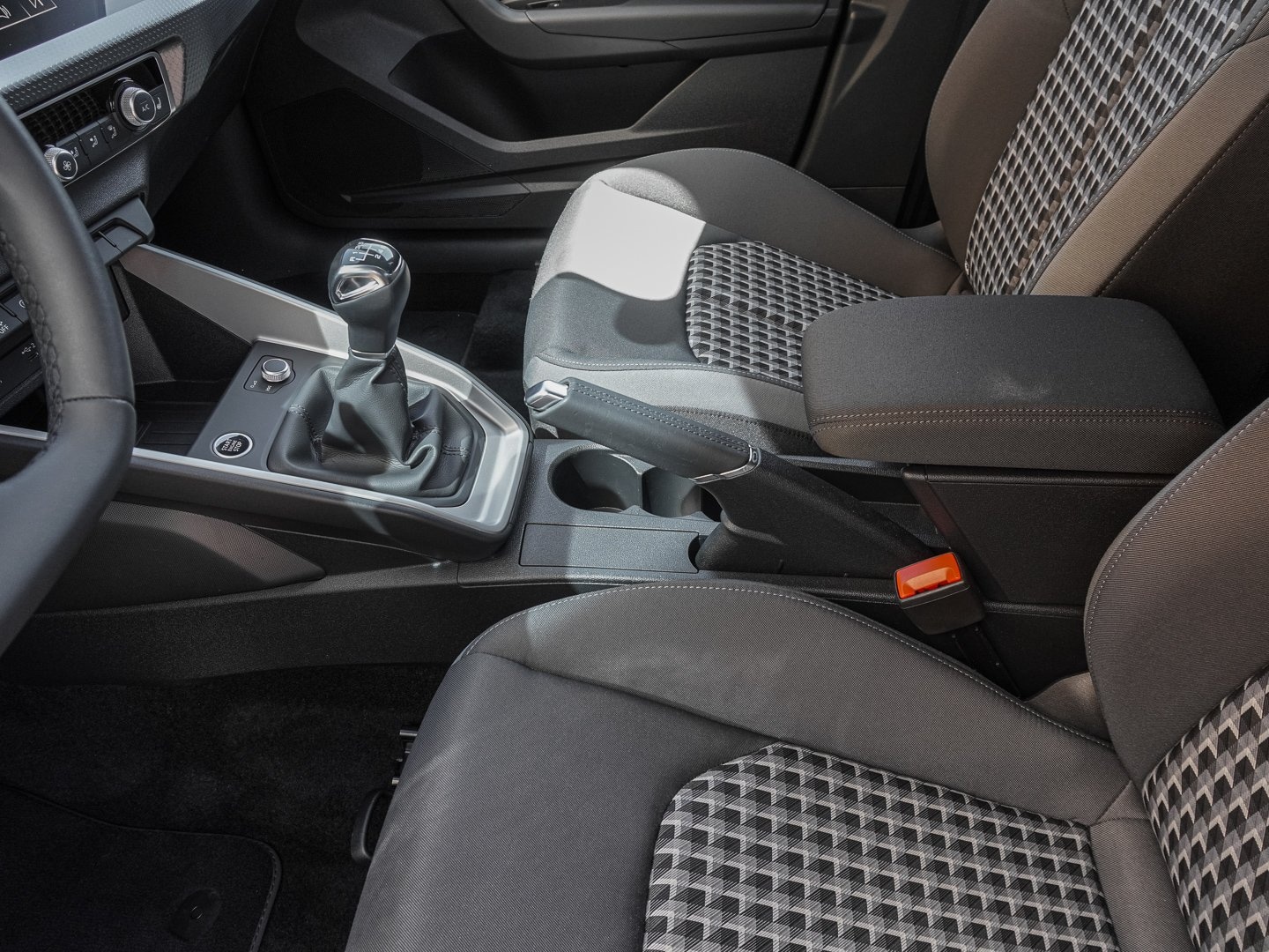 Bild über Audi A1 Sportback S line 30 TFSI Schaltgetriebe - für weitere Informationen kontaktieren Sie den Audi Partner