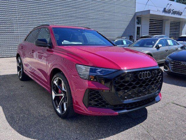 2025 Audi RS Q8 SUV performance