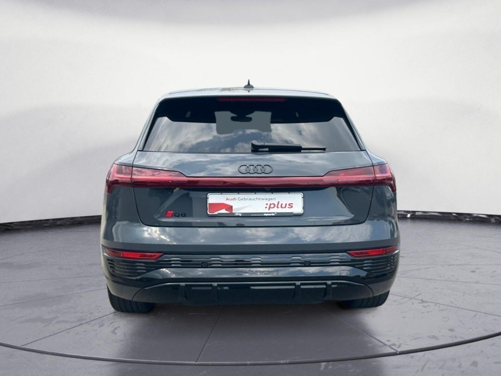 Audi Q8 e-tron S line