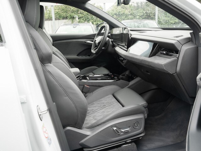 Image about Audi Q6 SUV e-tron e-tron quattro